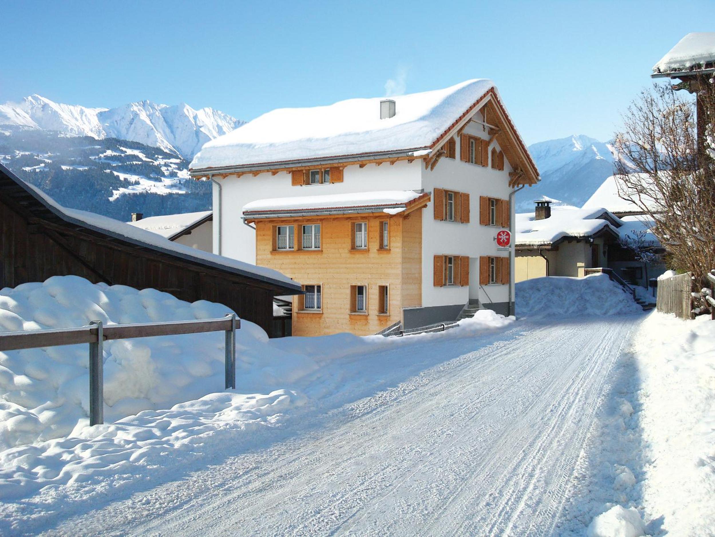 Boardercamp Laax - swiss mountain hostel view 2