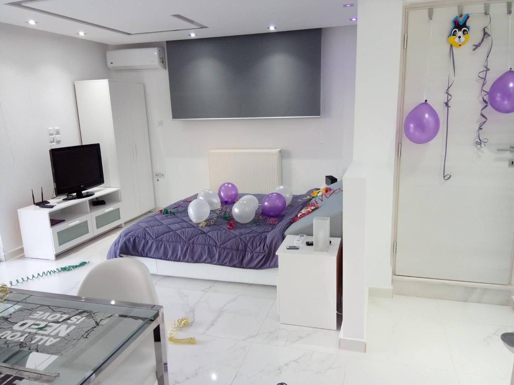Alpha Delta Pool Suite photo 5