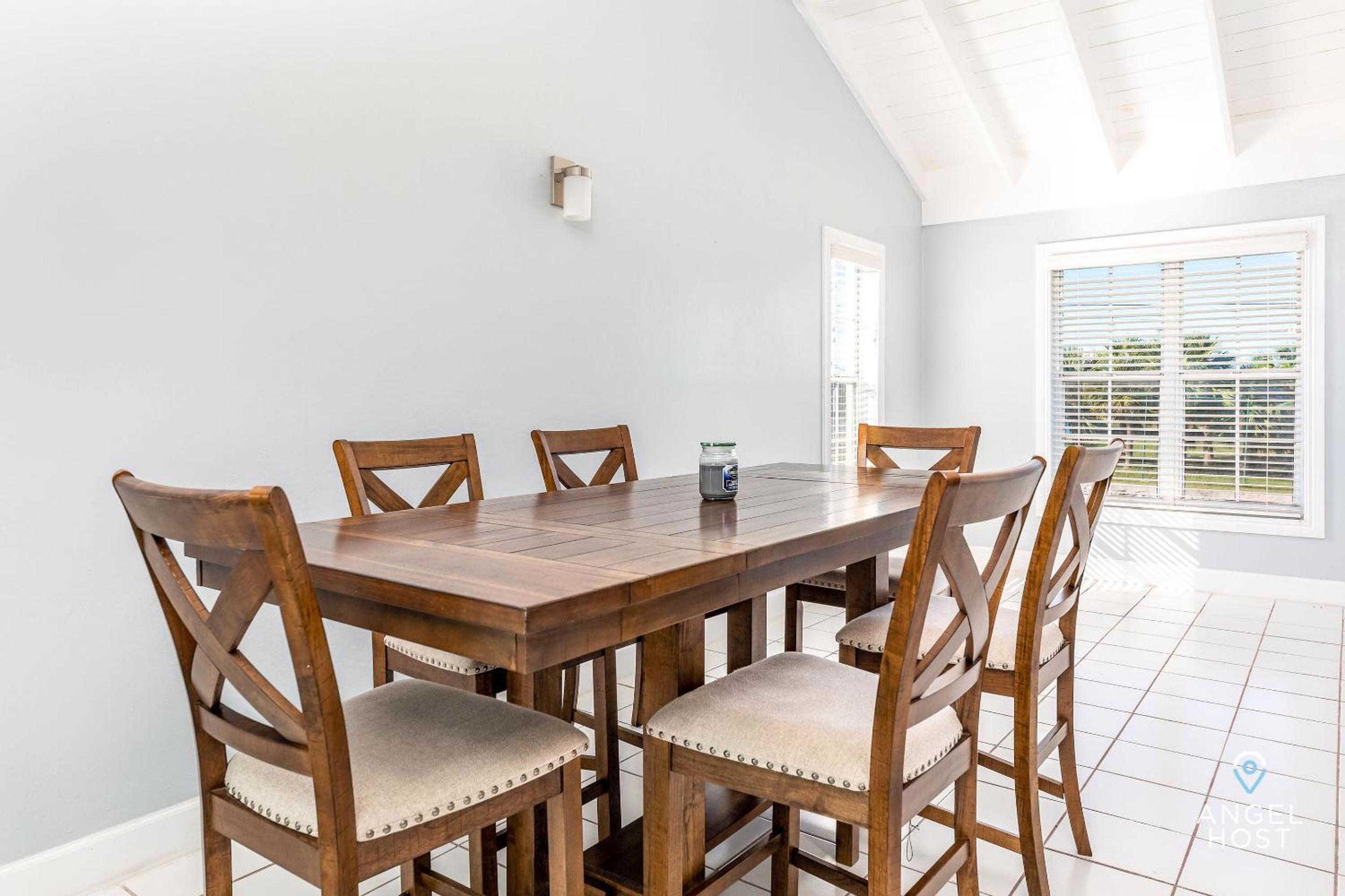Bright and Roomie Bottle Creek Apartments - Photo 4