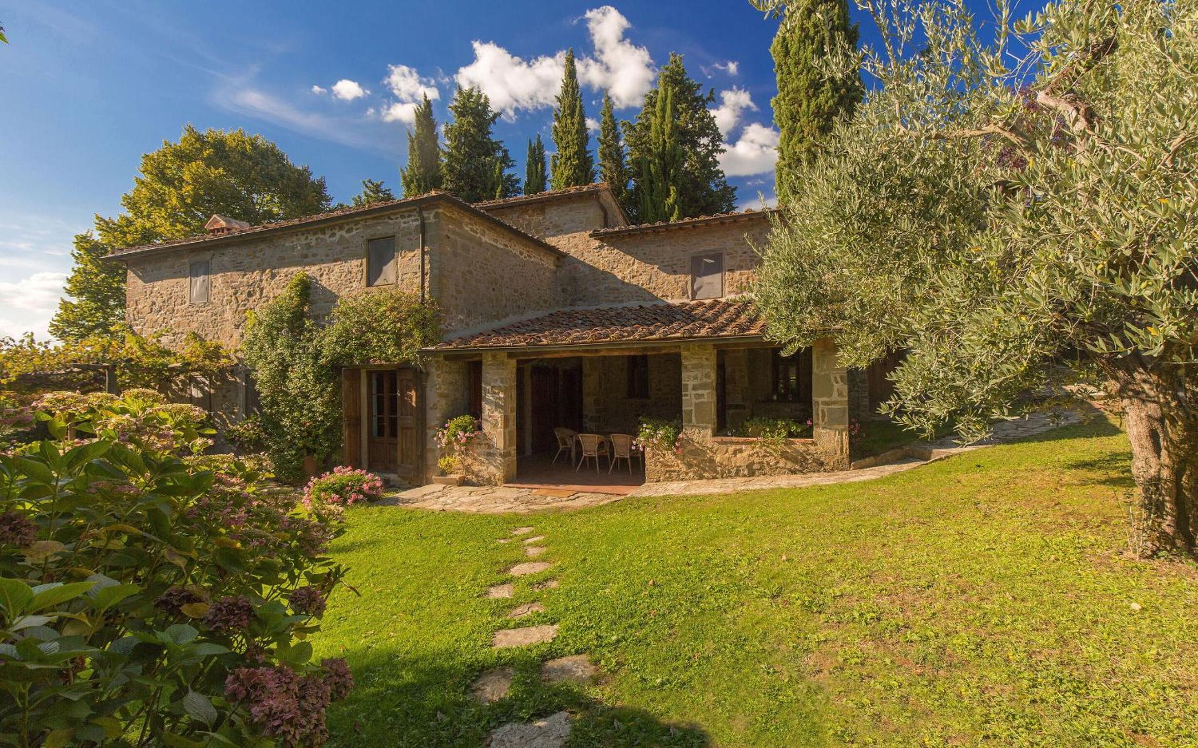 Pozza di Volpaia by Salogi Villas