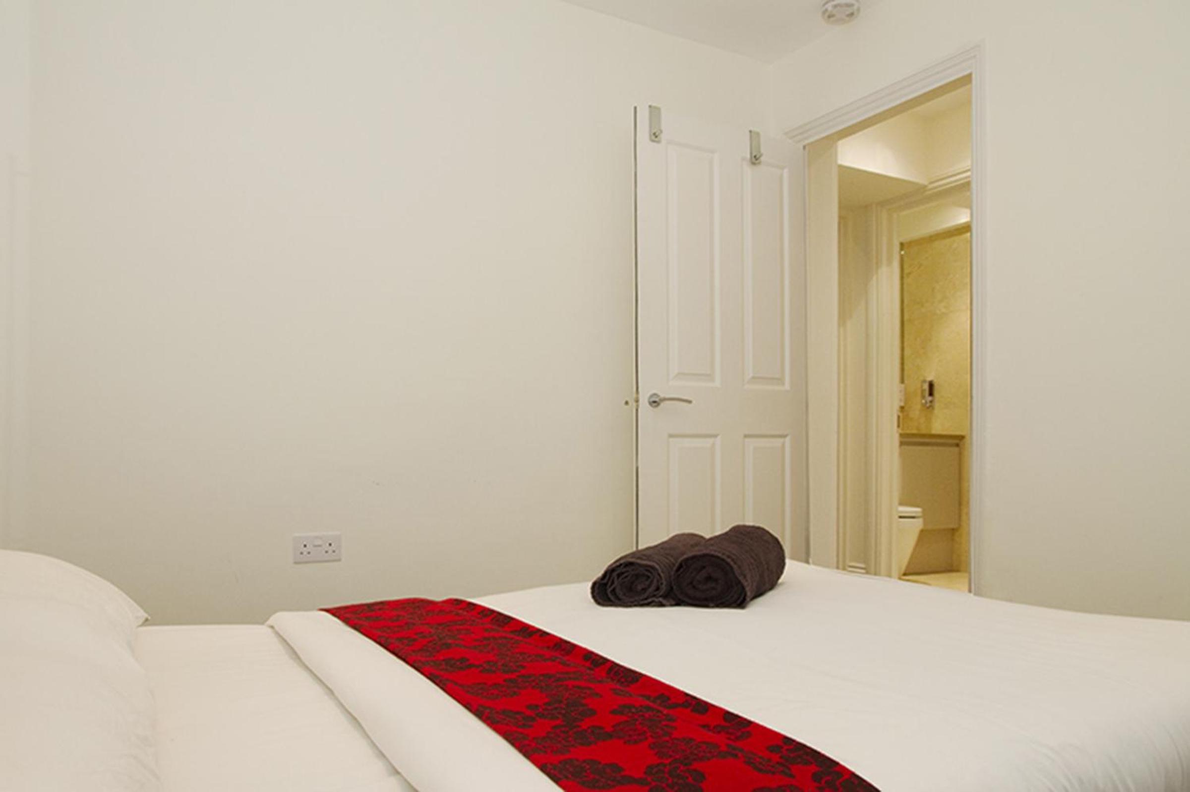 Holiday Lets London - C