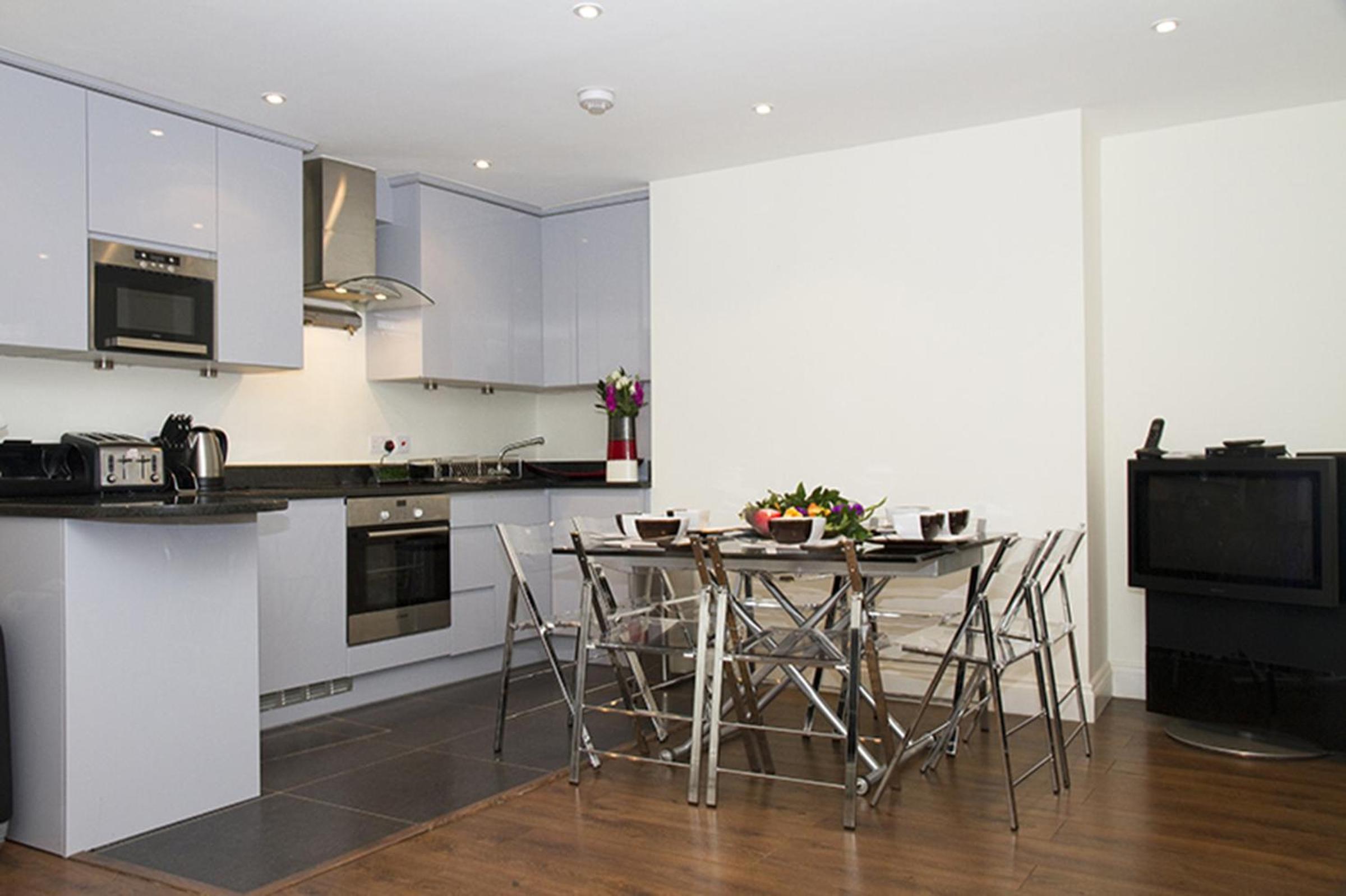 Holiday Lets London - C