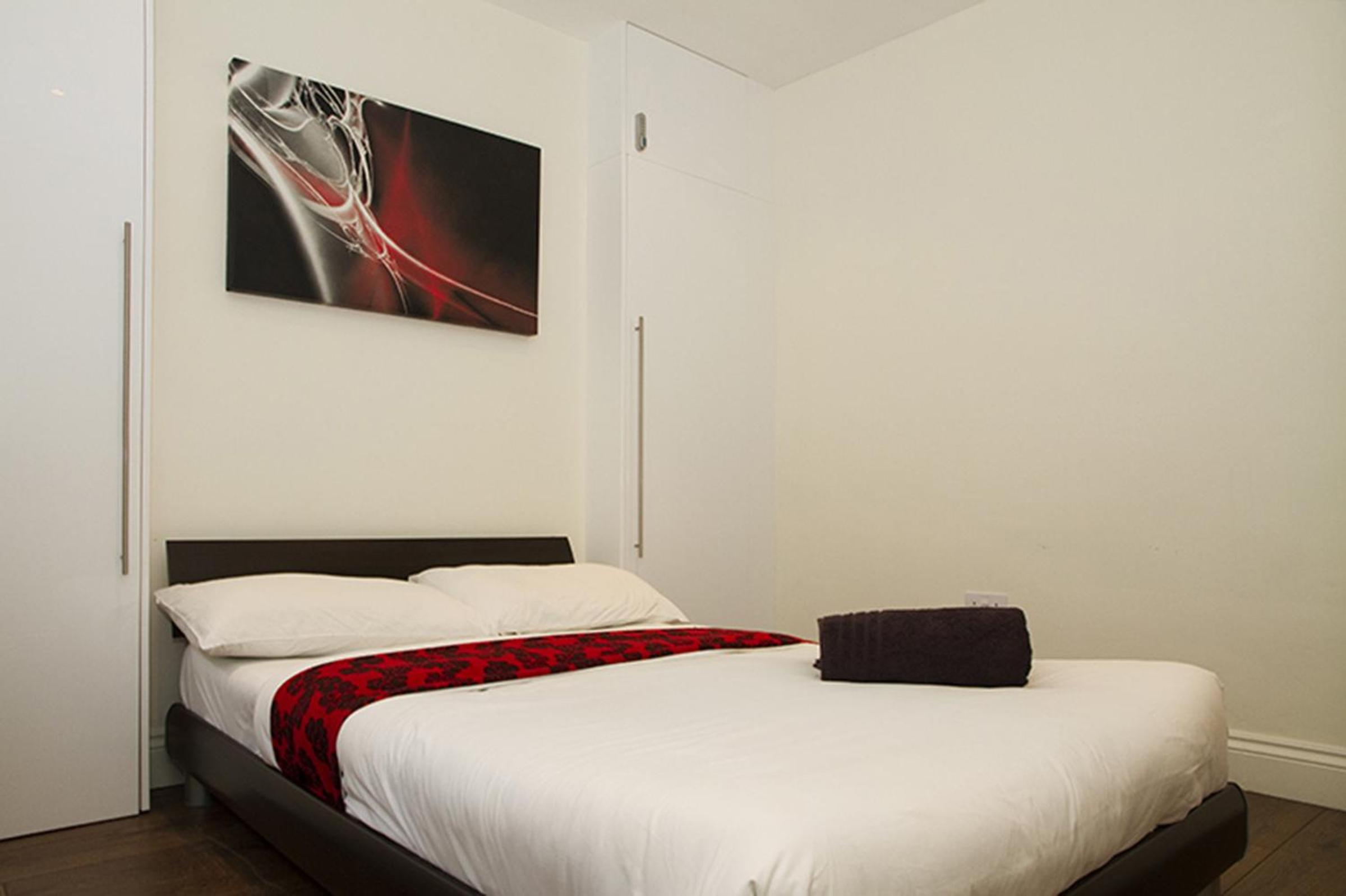 Holiday Lets London - C