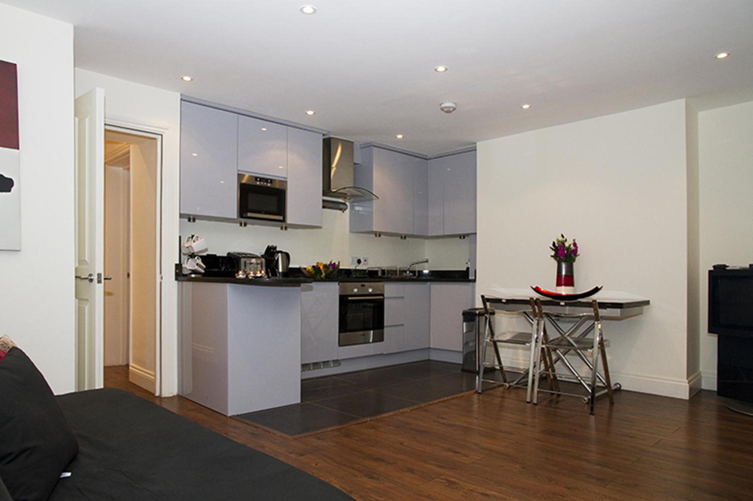 Holiday Lets London - C