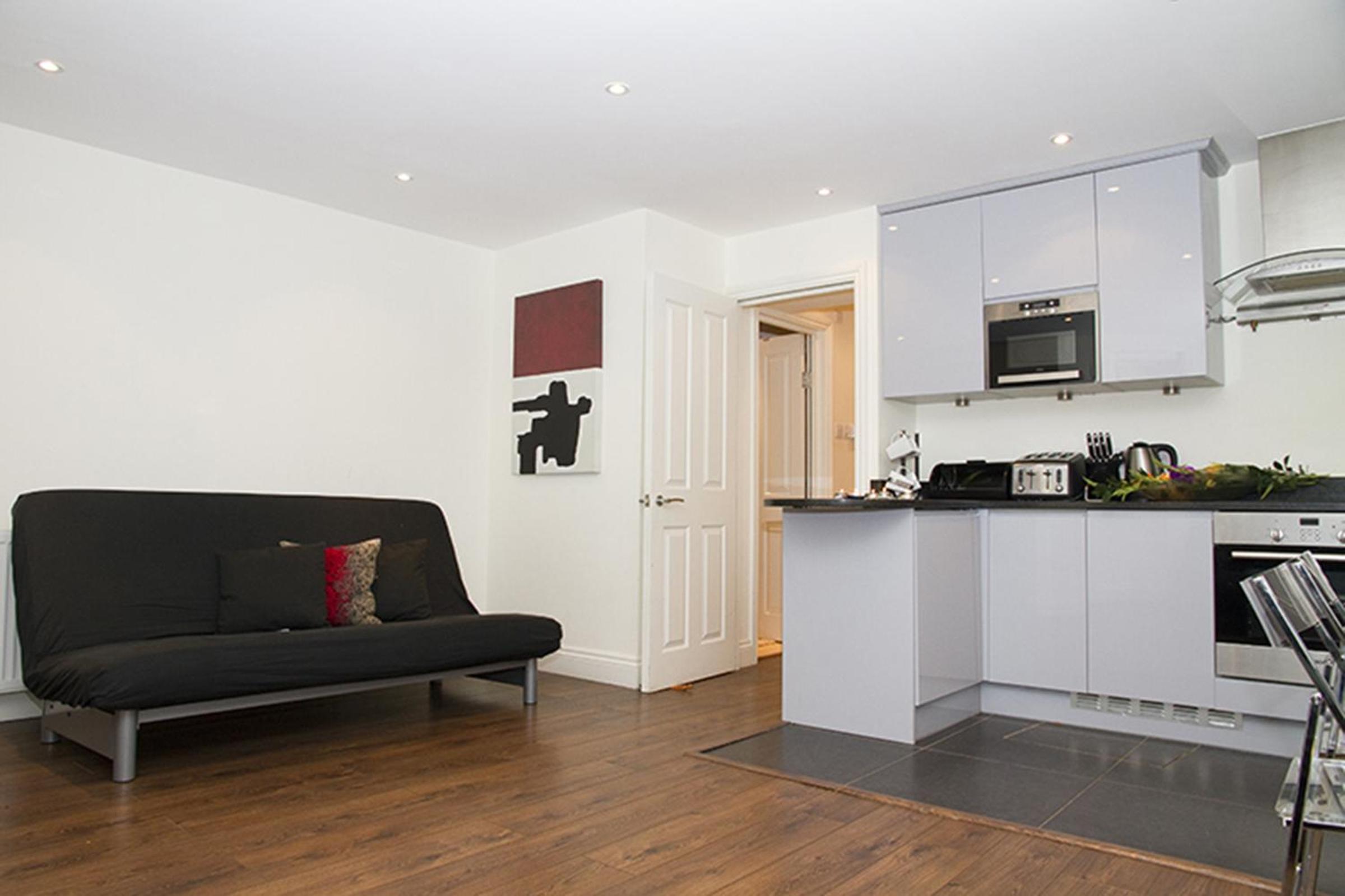 Holiday Lets London - C
