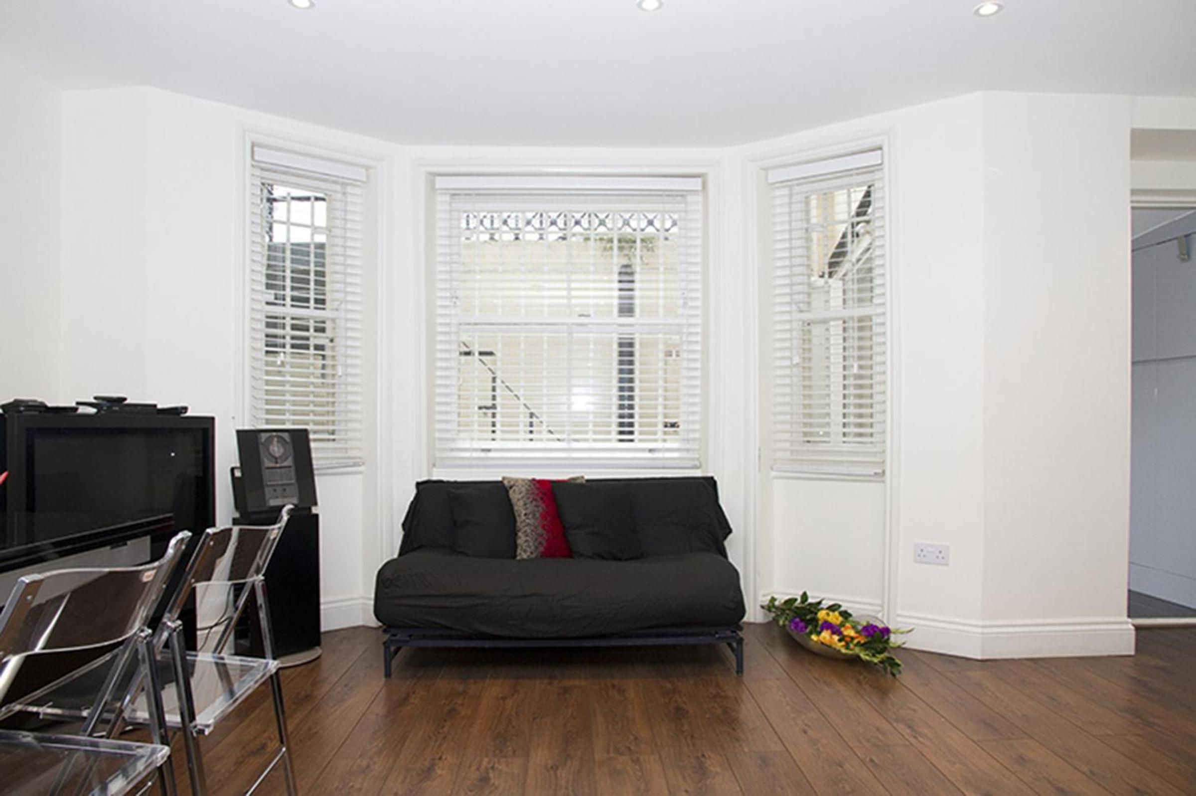 Holiday Lets London - C