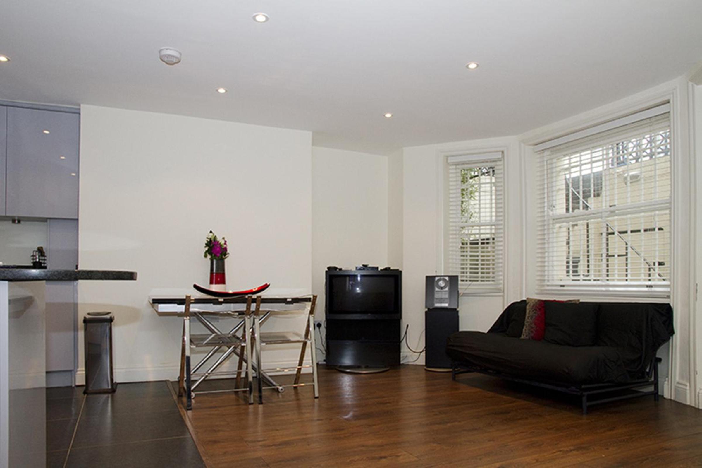 Holiday Lets London - C