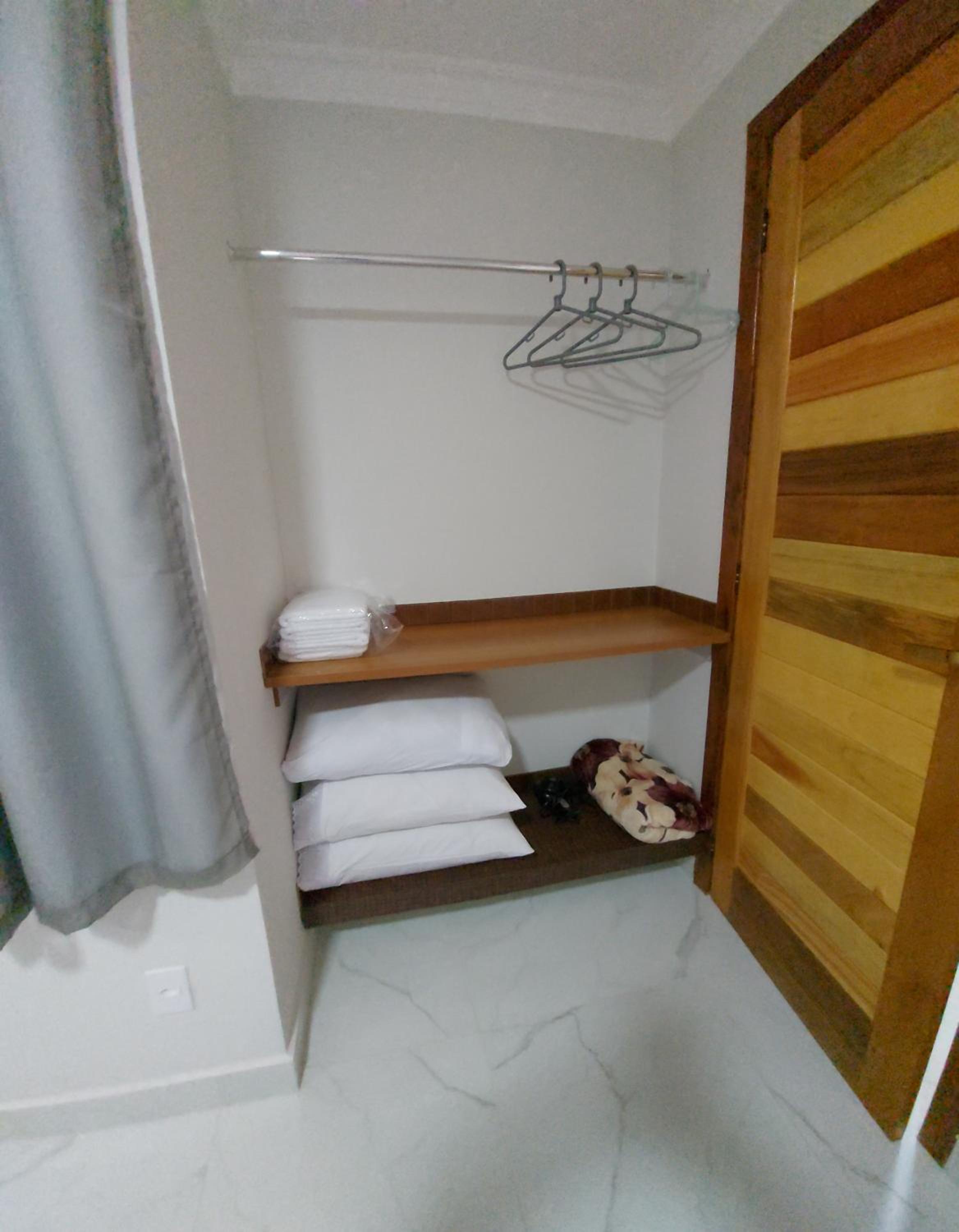 Apartamento Praia Ponta da Fruta para até 4 pessoas 203