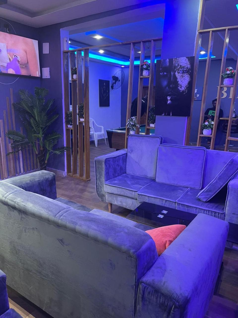 Chris Complex Executive Stays -Luxury Furnished Apartments and Guesthouses In Yaounde