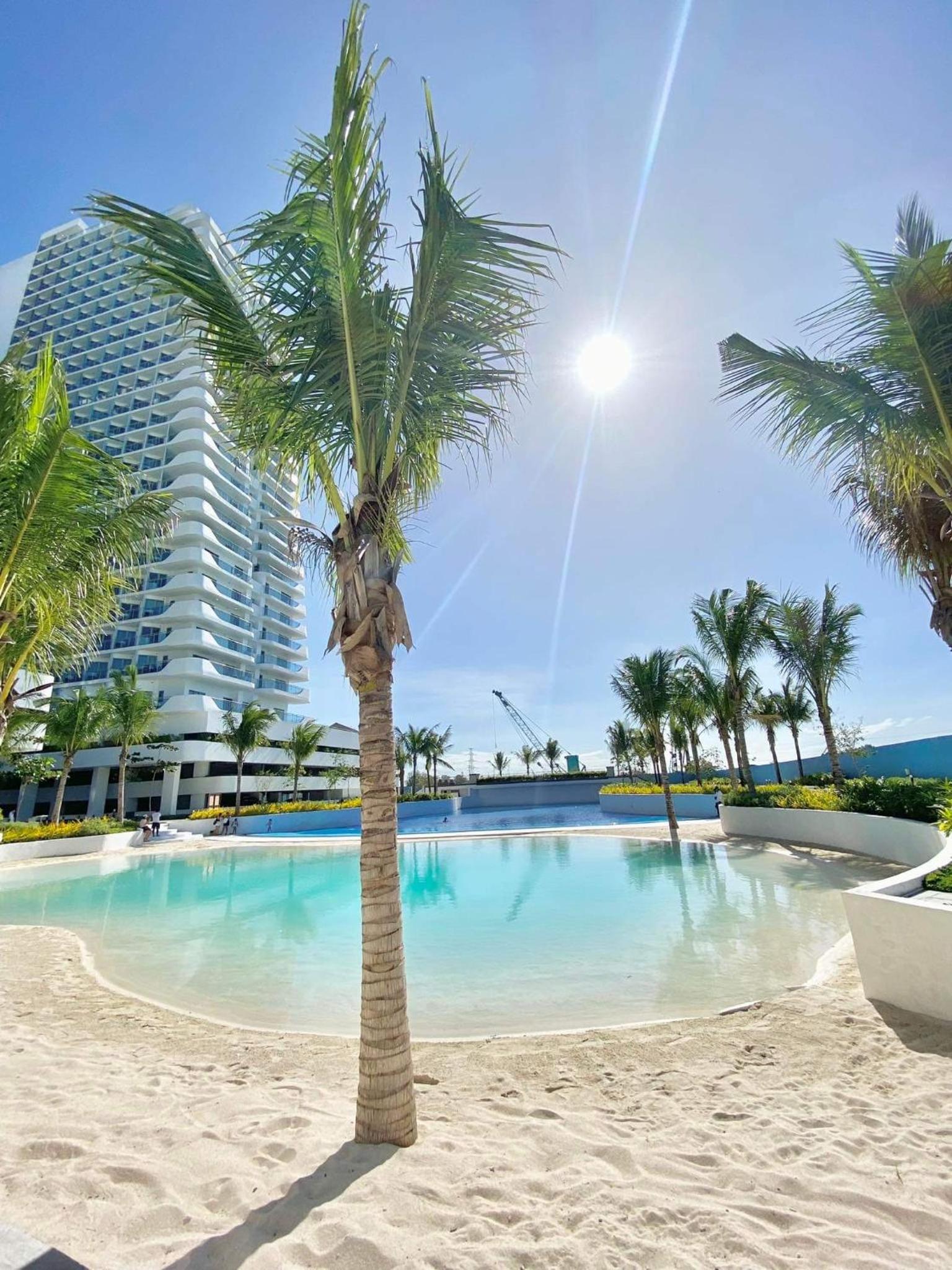 Royale at Azure North Bali Tower