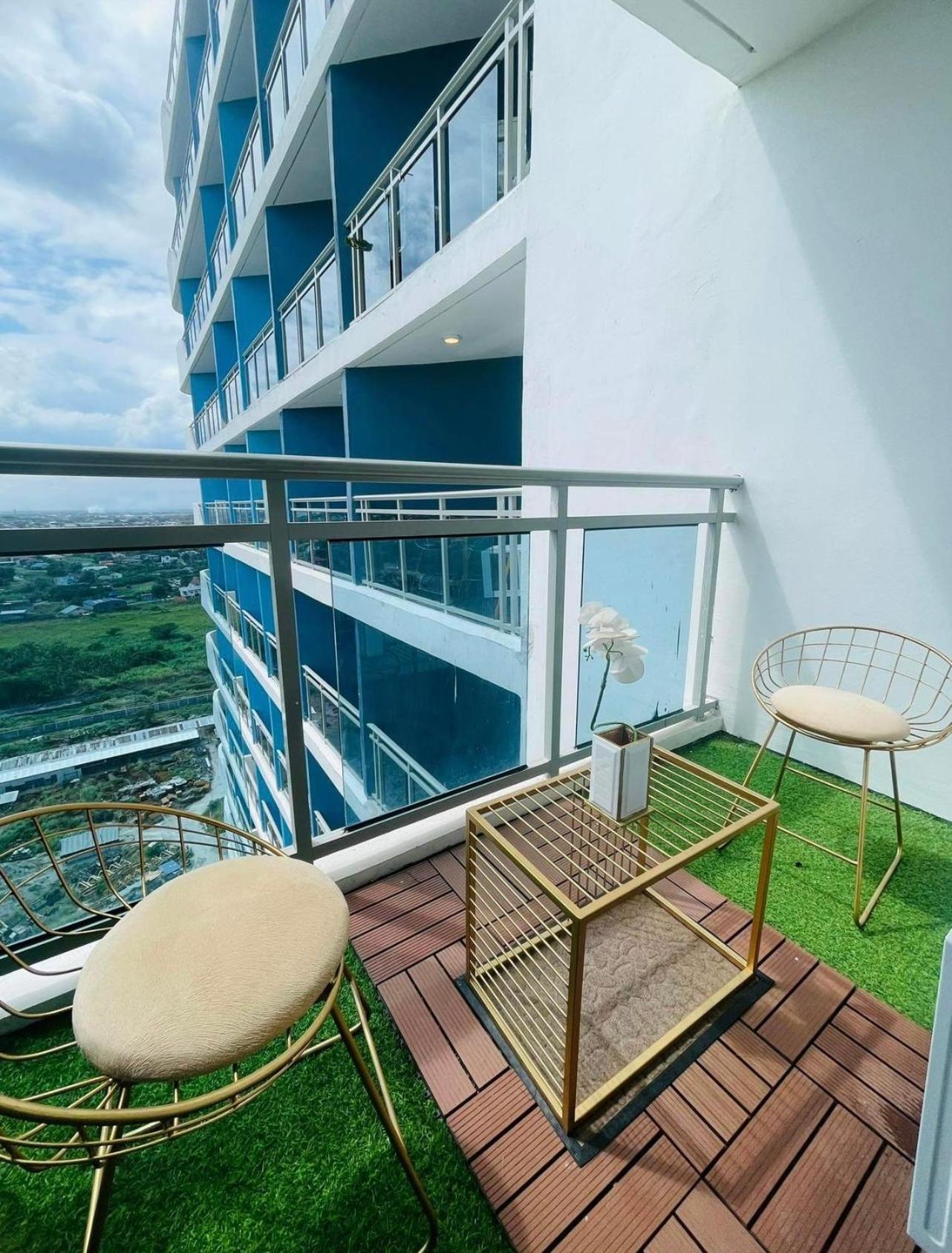 Royale at Azure North Bali Tower