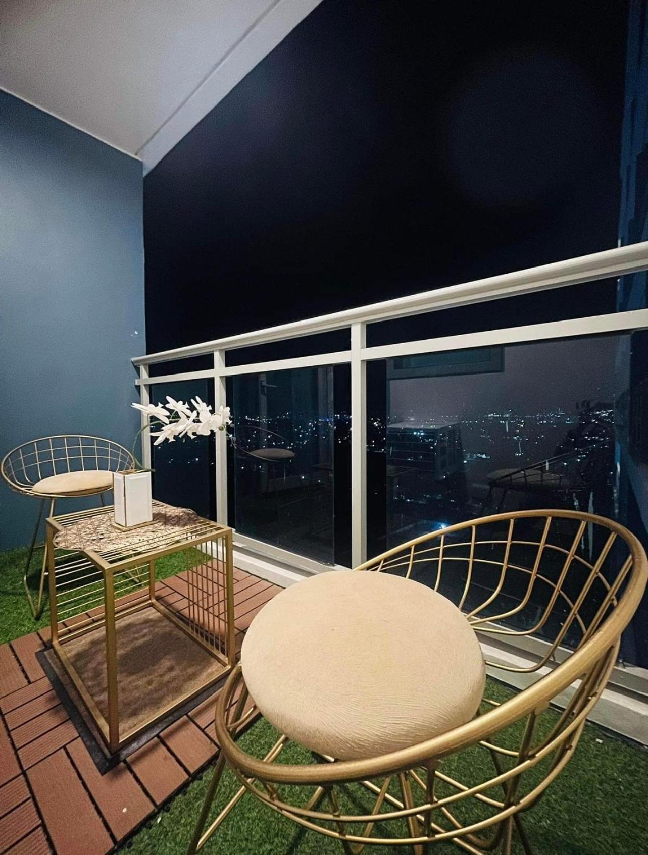 Royale at Azure North Bali Tower