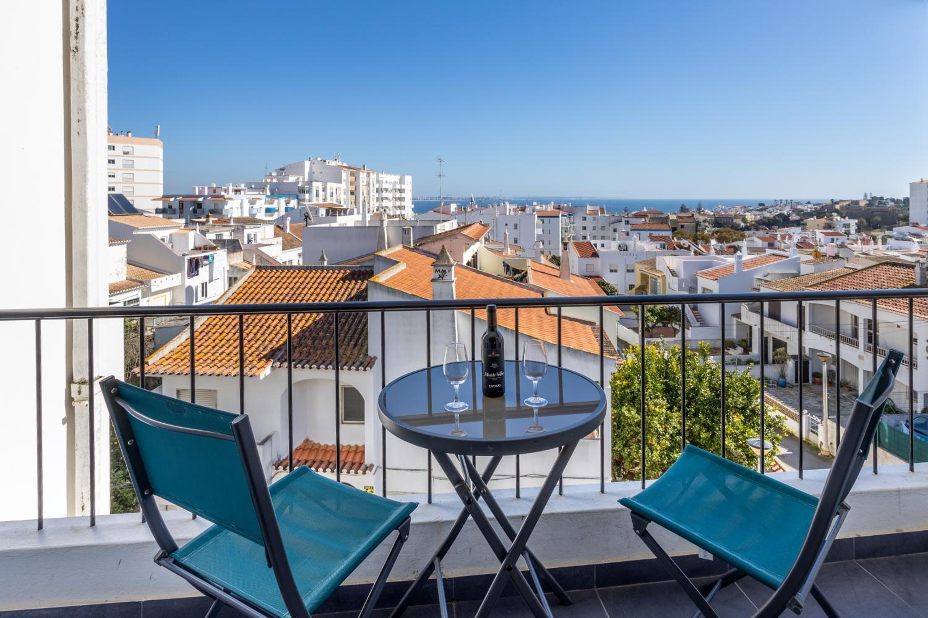 Stay on Top Apartments view 3