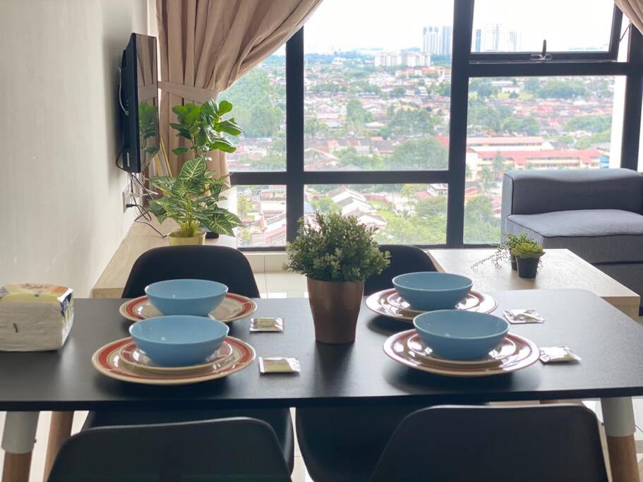 Southkey Mosaic 2 Bedroom Netflix 5-7 Pax Stylish Suite