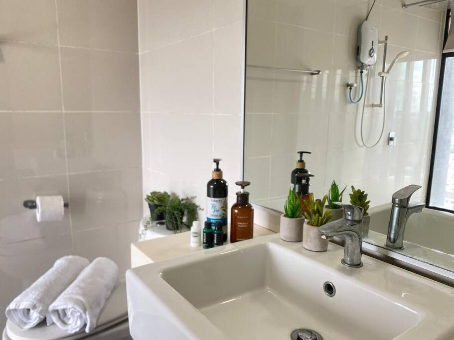 Southkey Mosaic 2 Bedroom Netflix 5-7 Pax Stylish Suite