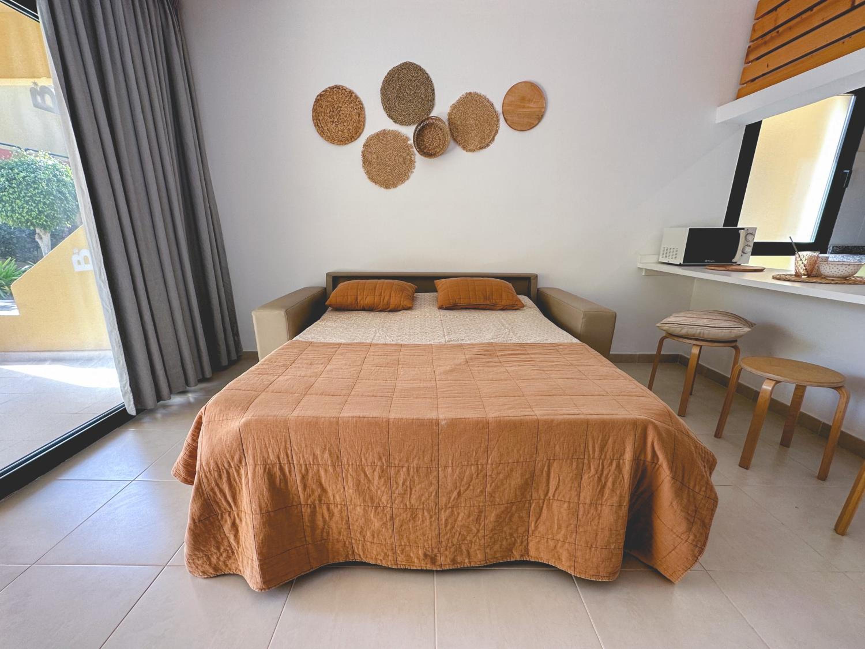 Seaside Apartment Corralejo : A cozy holiday home in a peaceful well located green complex view 2
