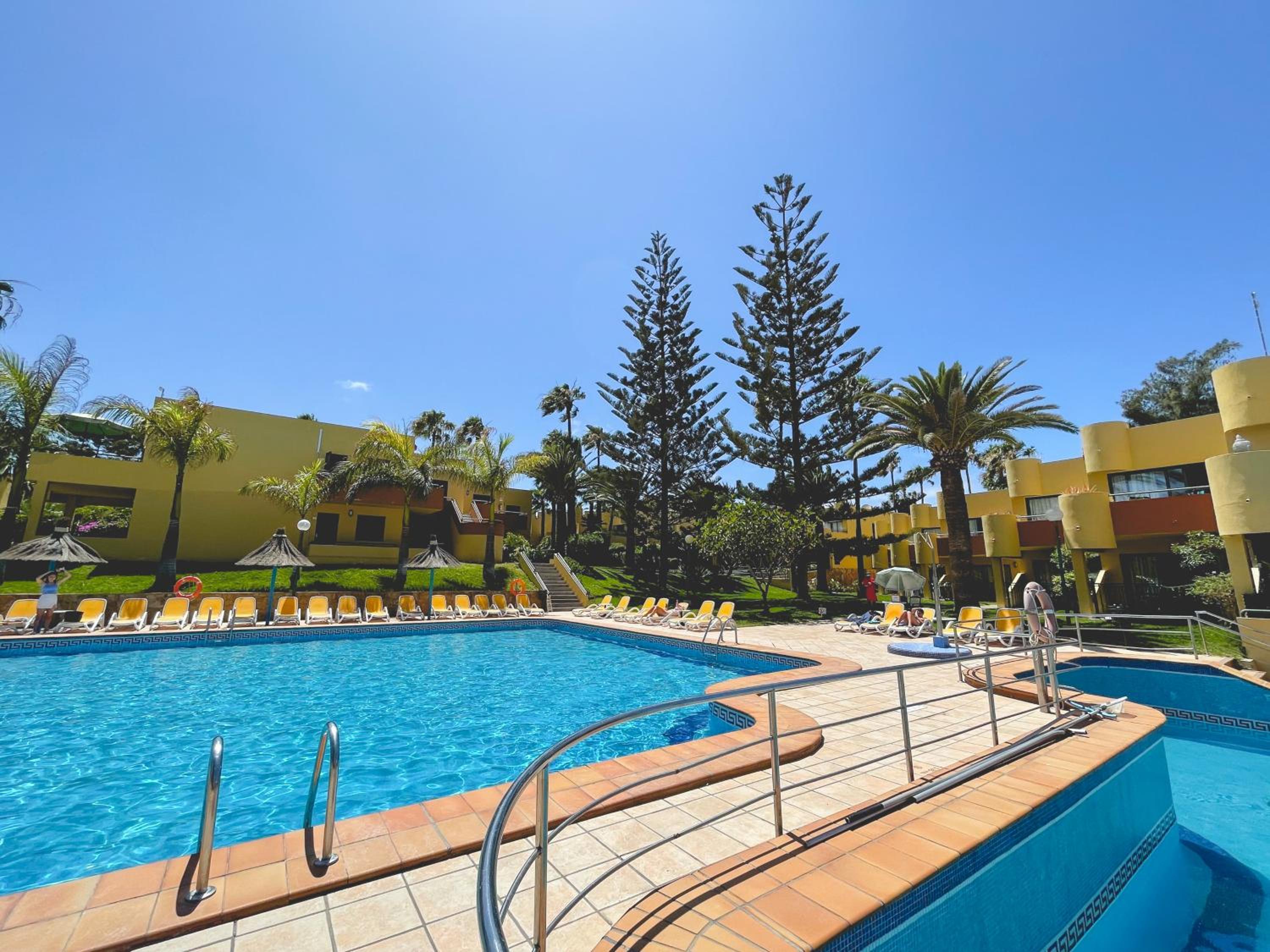 Seaside Apartment Corralejo : A cozy holiday home in a peaceful well located green complex view 3