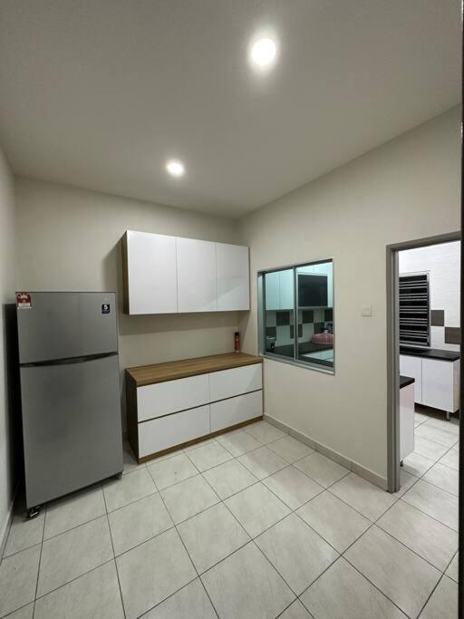 Ulike~home stay~Setia residen~4room