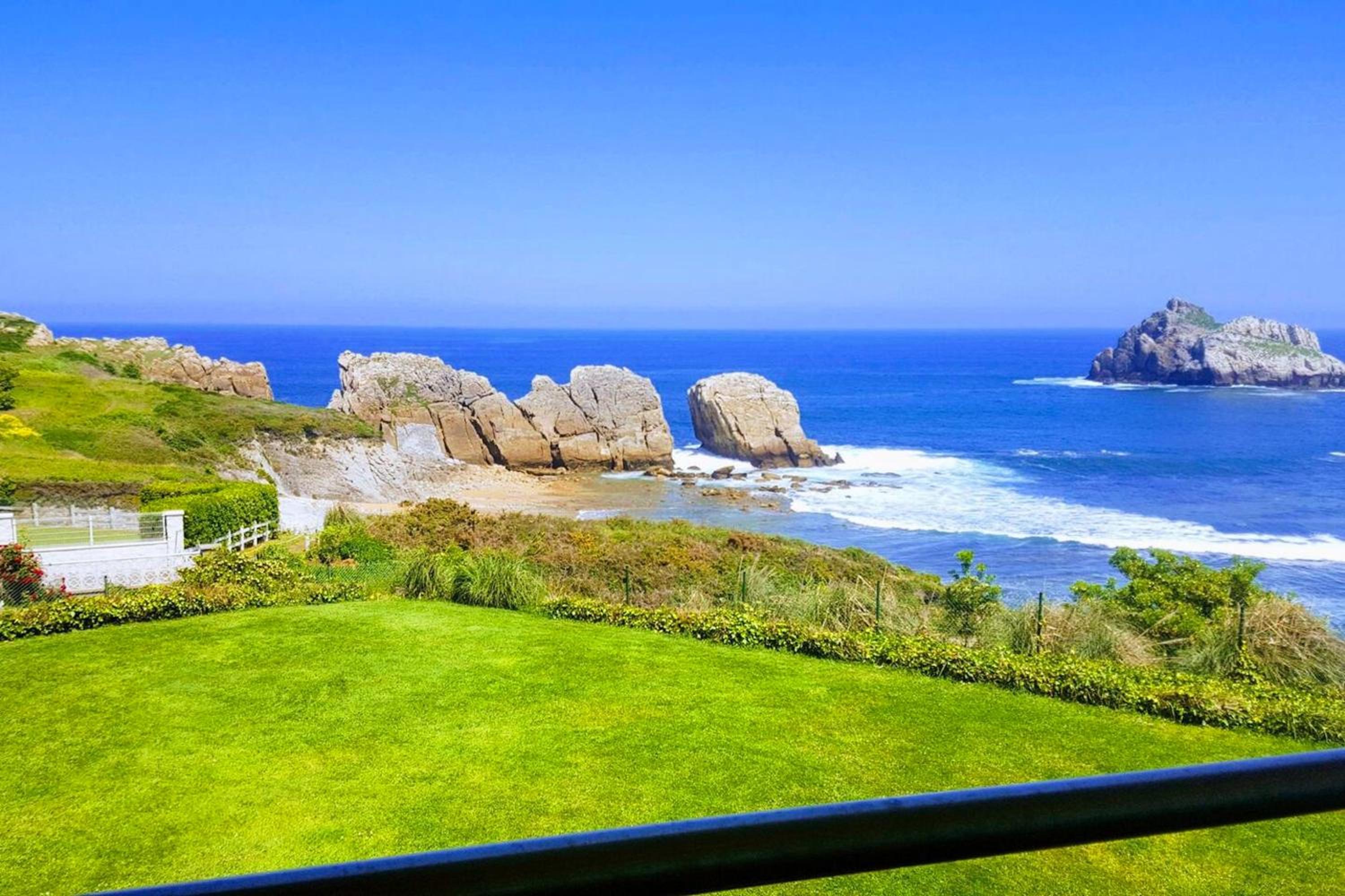 Spacious house with sea view in Liencres + jacuzzi view 4