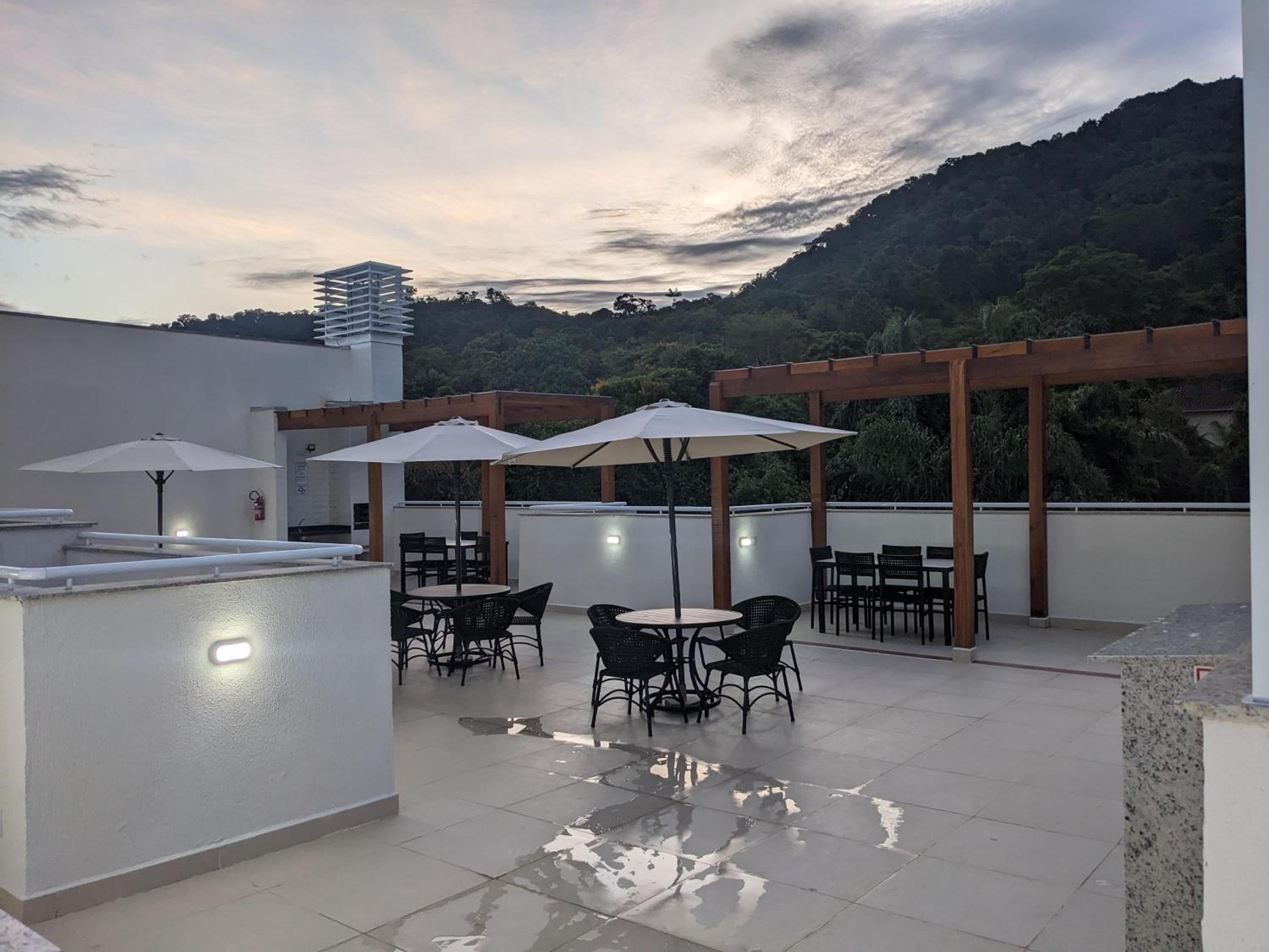 Apartamento VIP Toninhas Lumiere