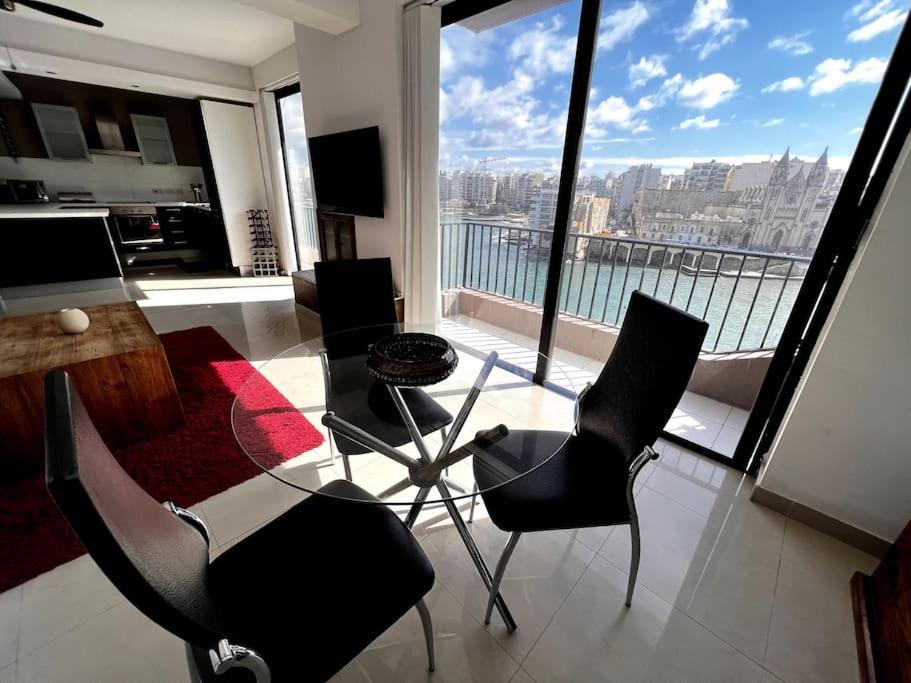 Seafront Meridionale 2Bedroom Apartment photo 3