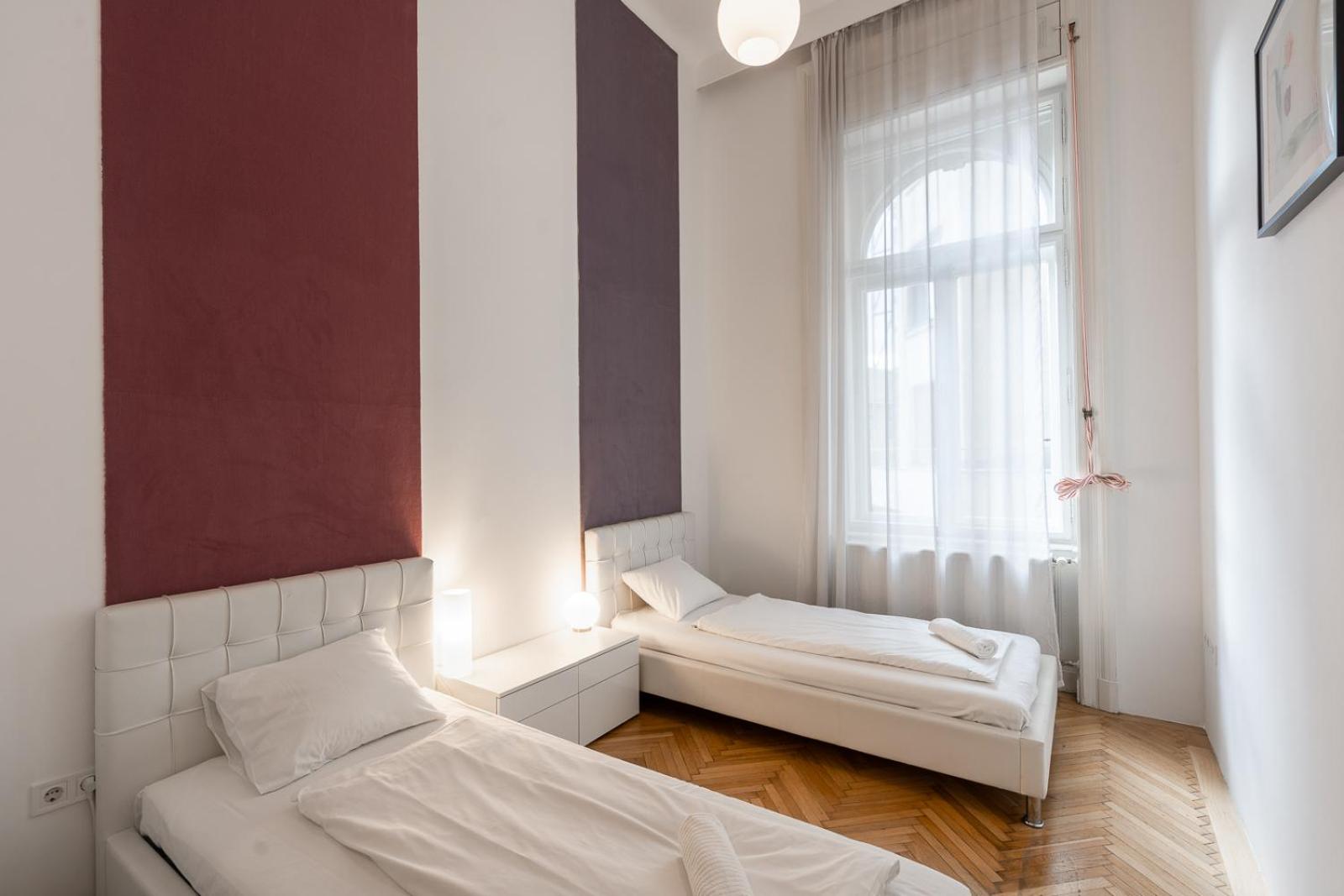 Bright Two-Bedroom Home by the New York Palace view 4