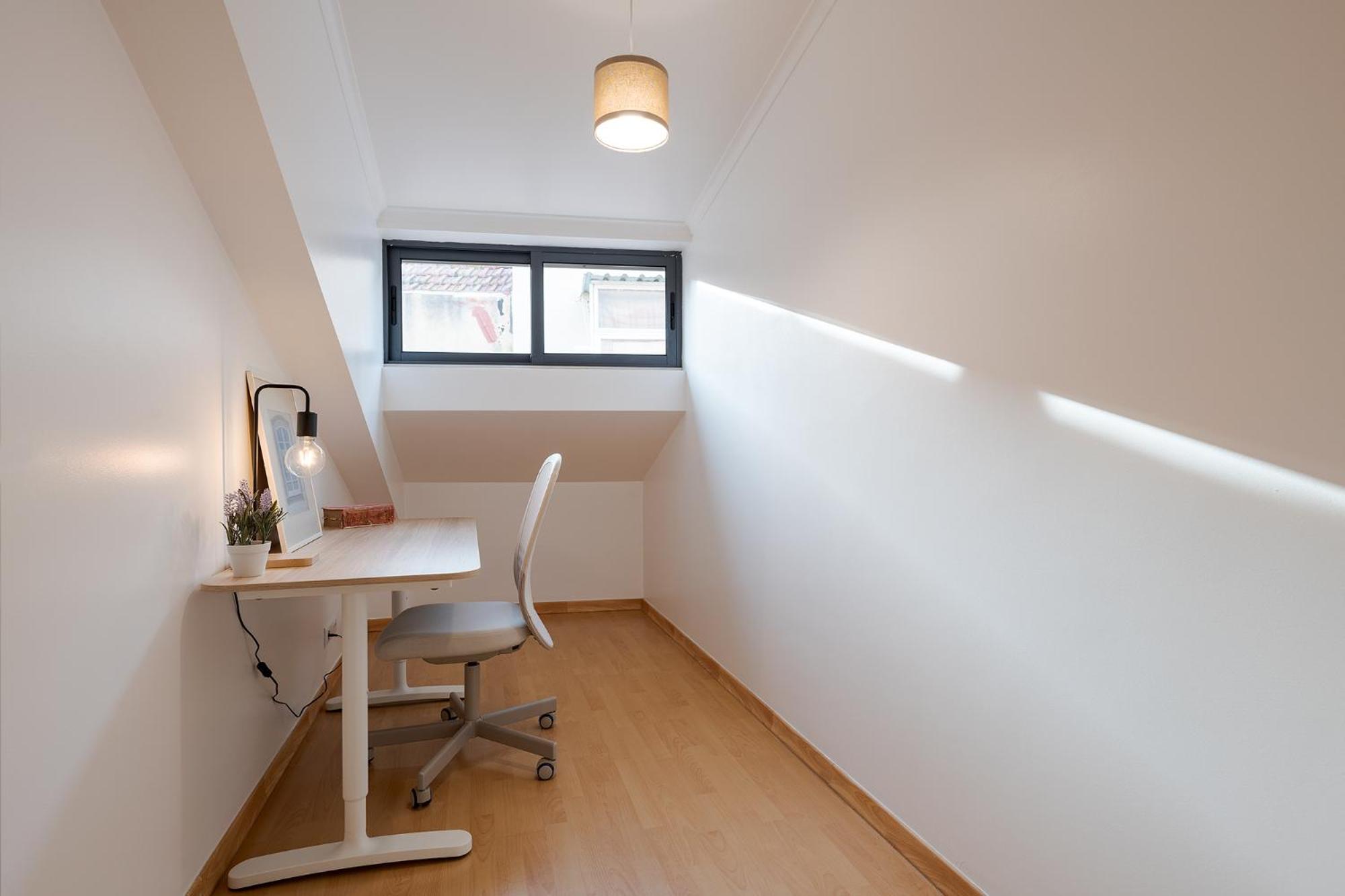 Santos Gem IV - Central Studio - Work-Friendly