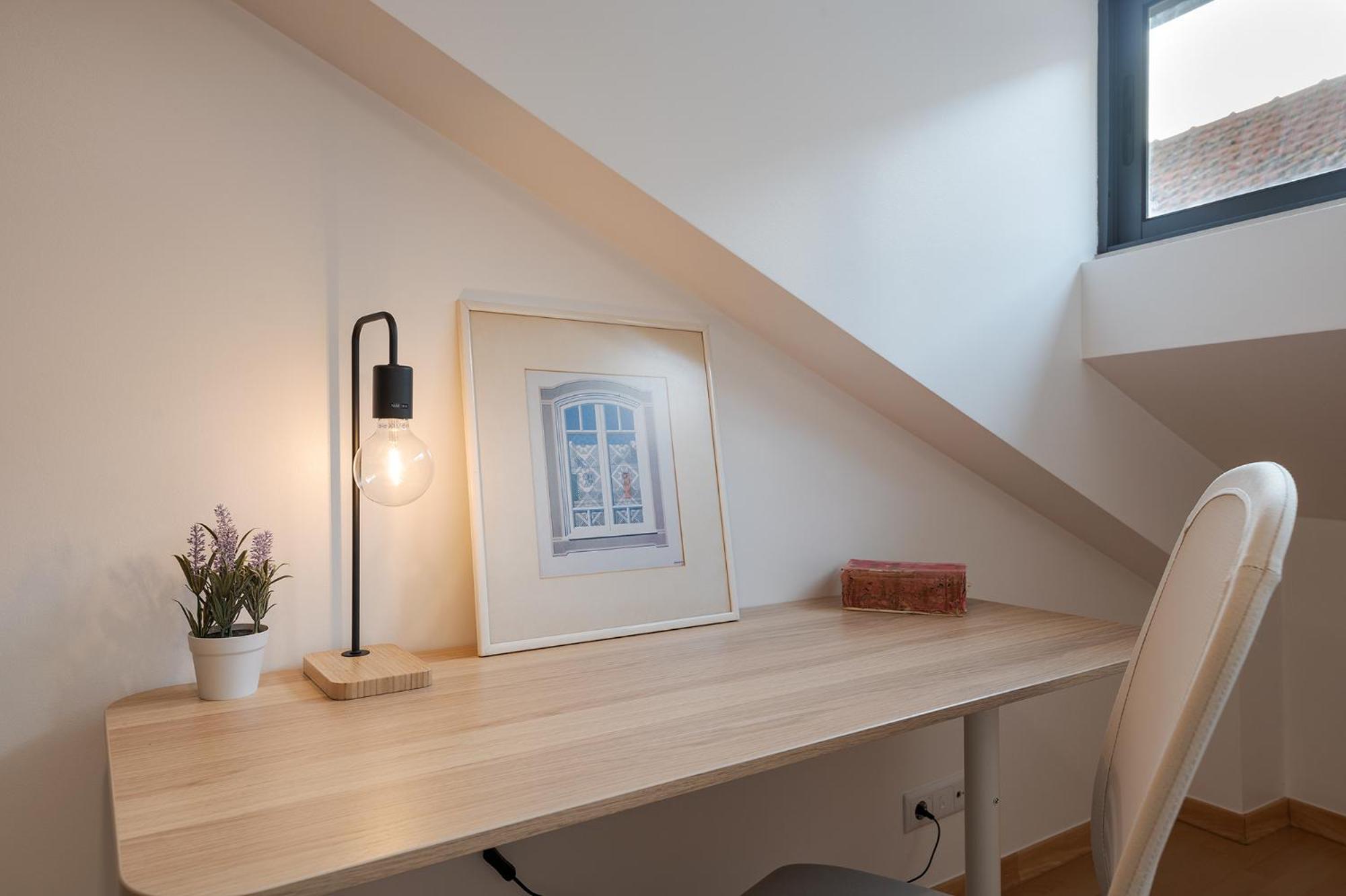 Santos Gem IV - Central Studio - Work-Friendly