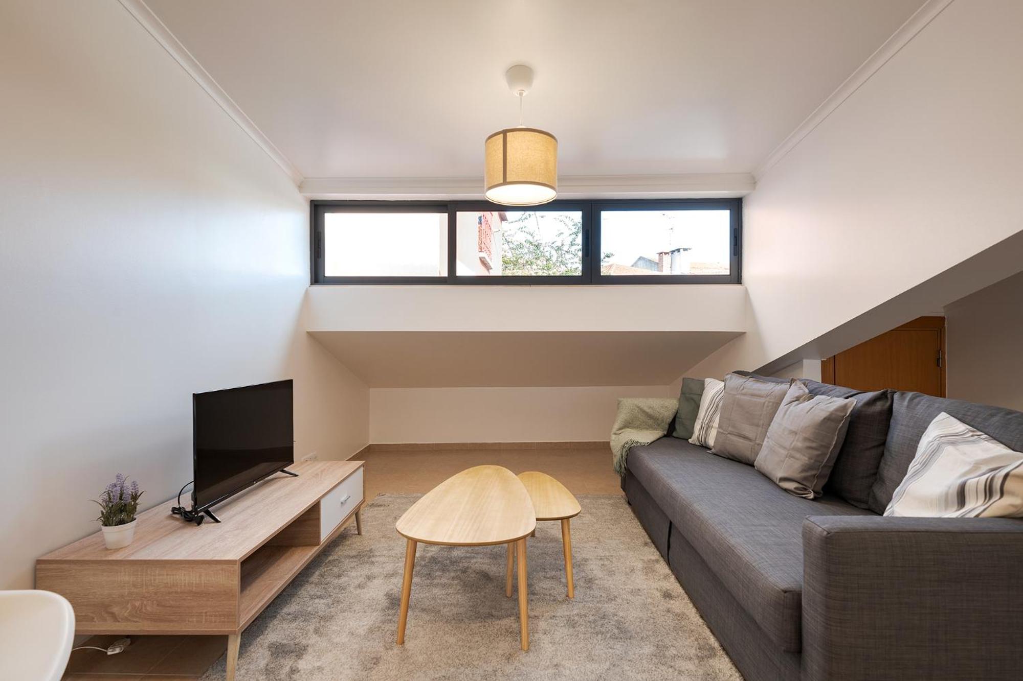 Santos Gem IV - Central Studio - Work-Friendly