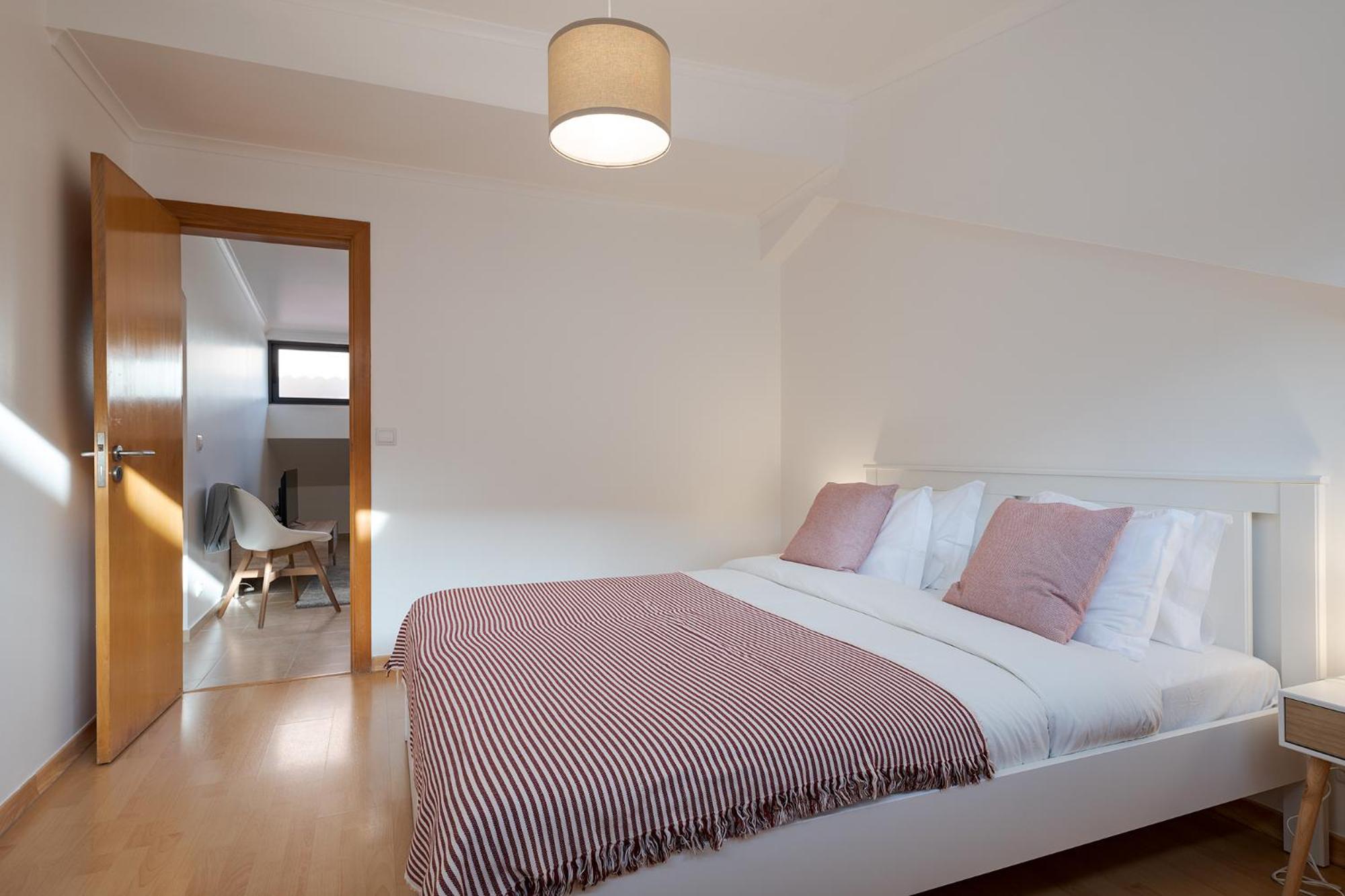 Santos Gem IV - Central Studio - Work-Friendly