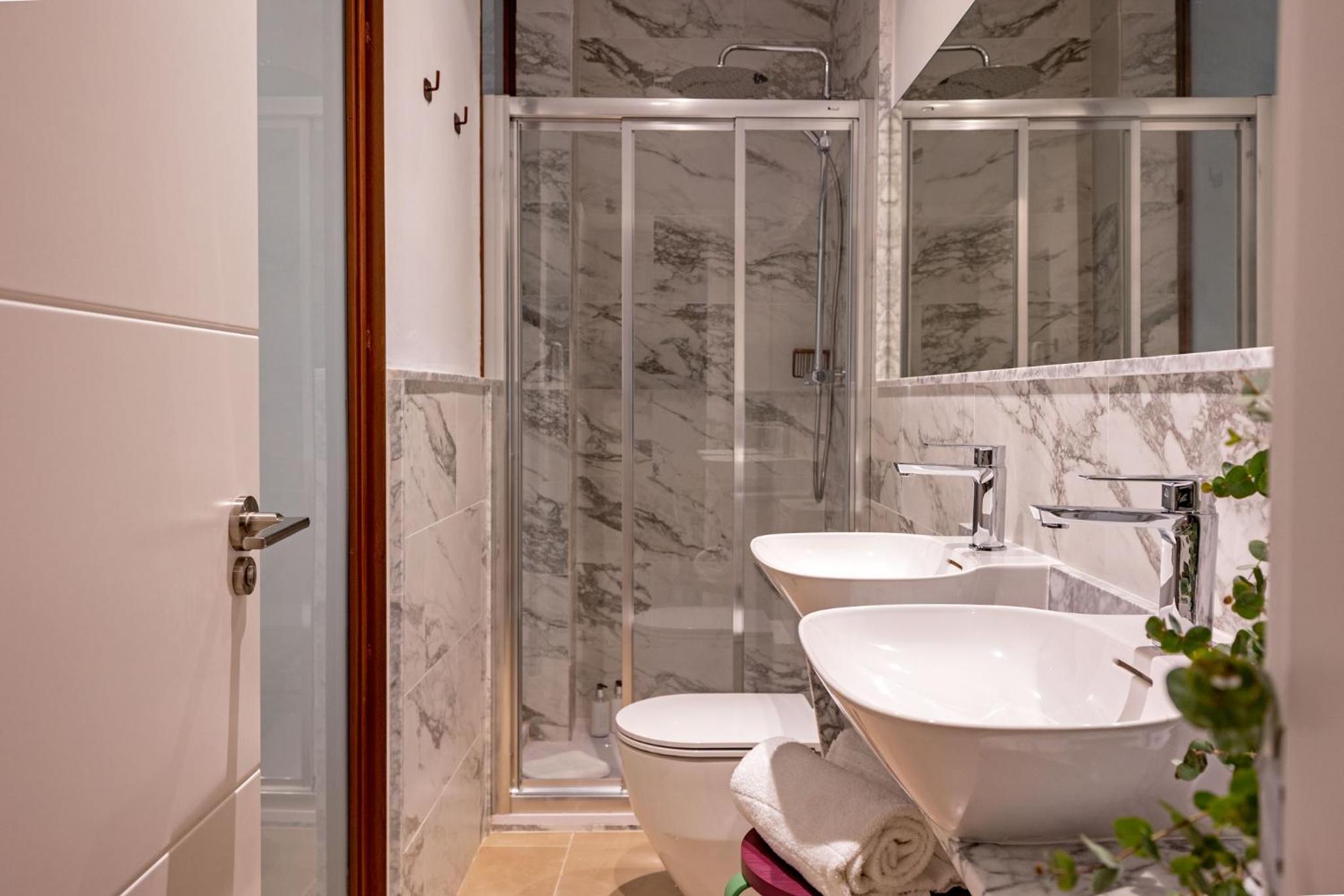 Angeles 6- Giralda Luxury by Valcambre view 2