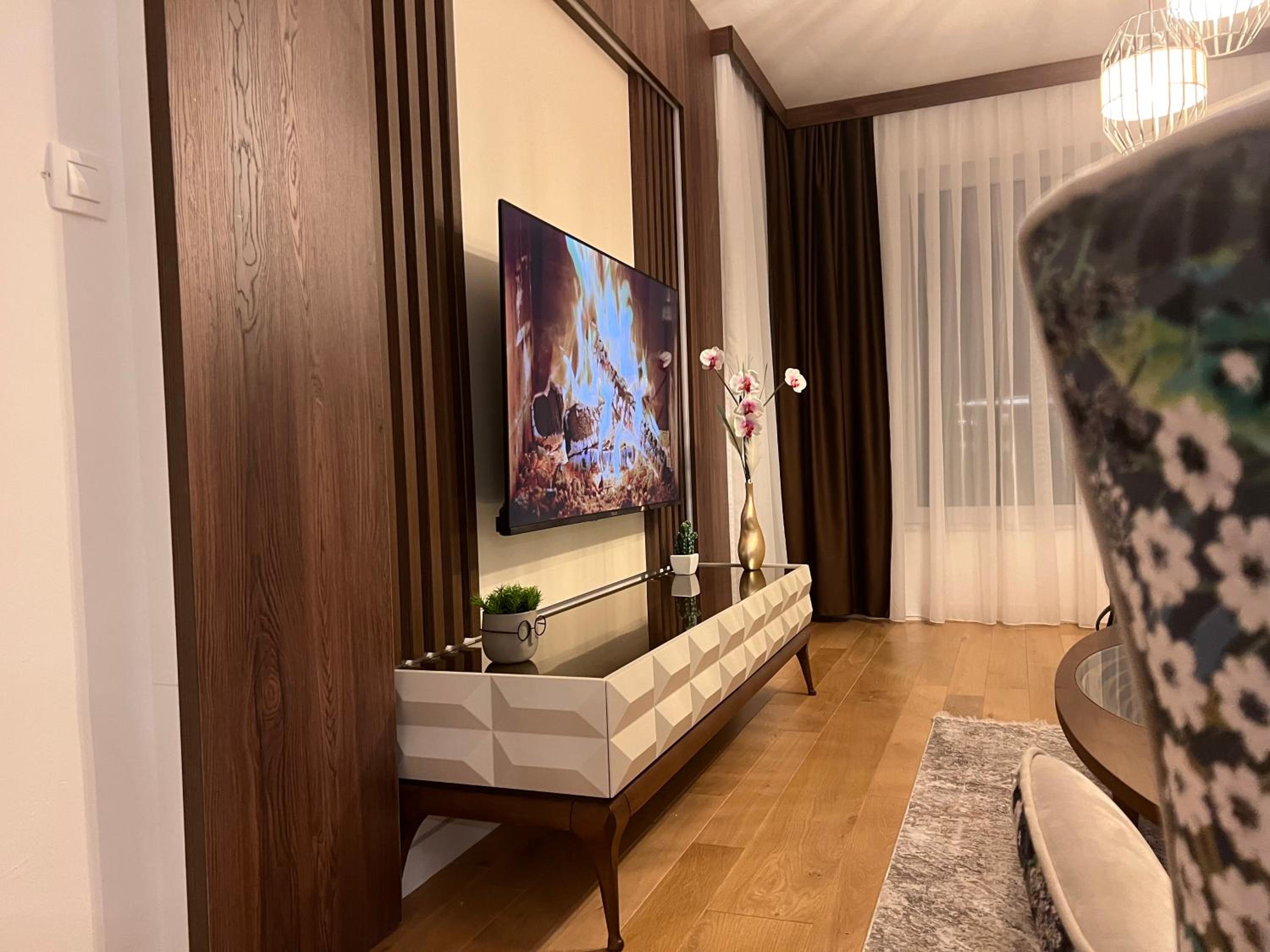 River Walk Sarajevo, LUX APARTMAN