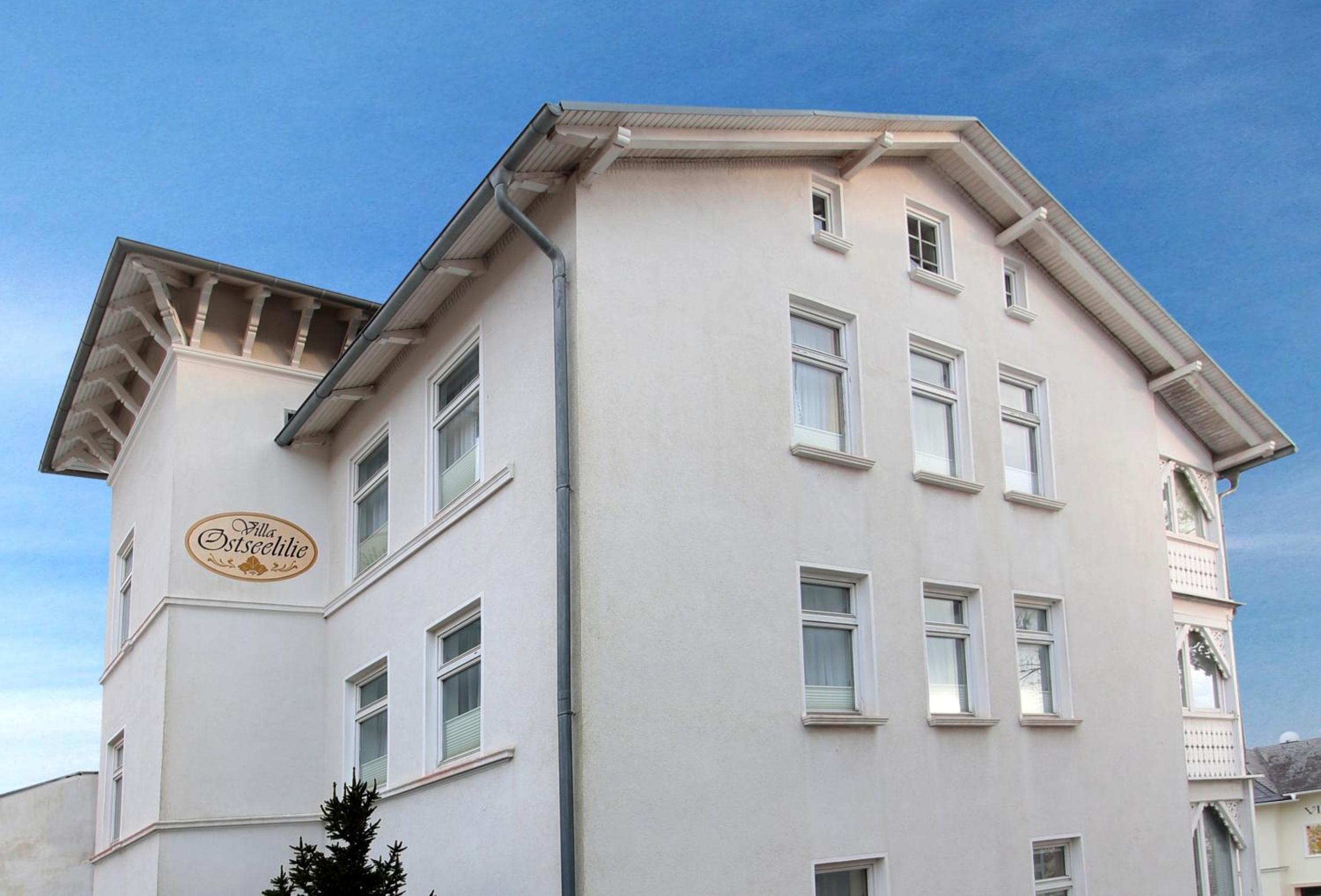 Villa Ostseelilie - Appartements mit Balkon und Meerblick