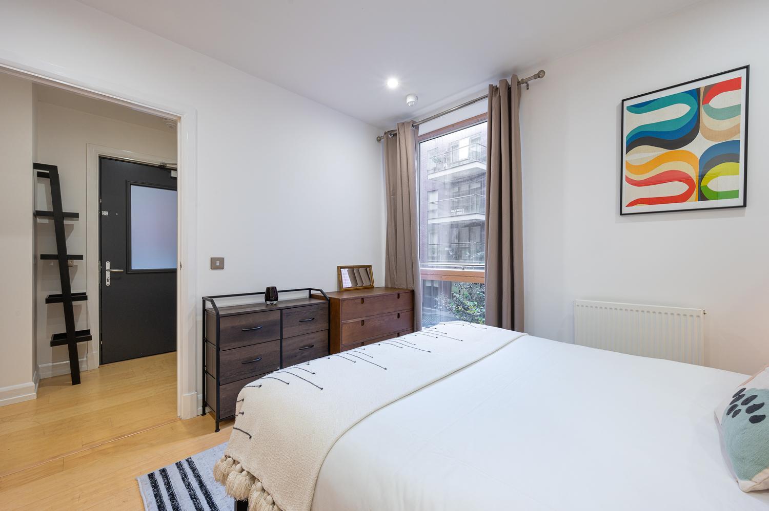 D8 - Canal View Apartment