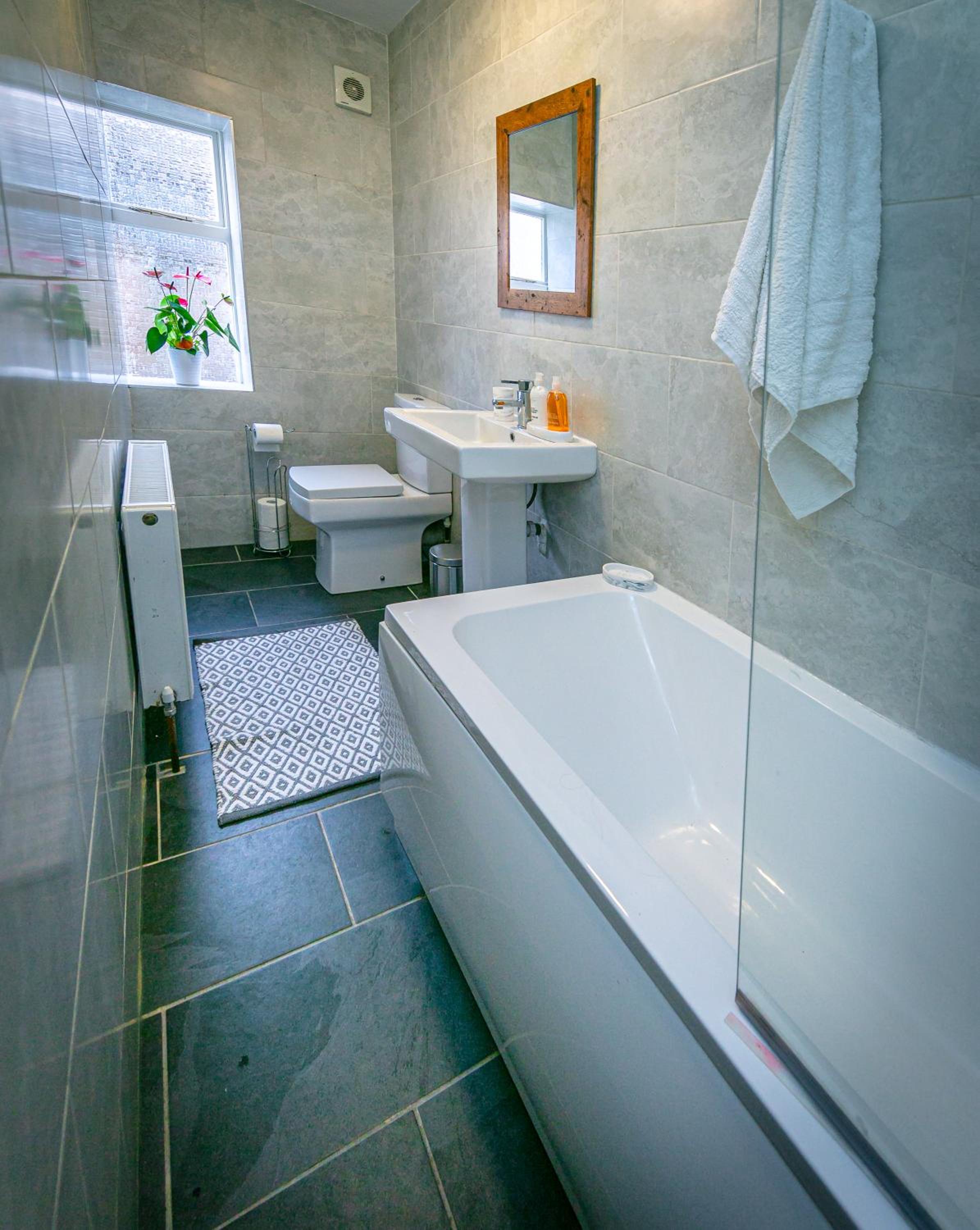Spacious Ground Floor Apartment