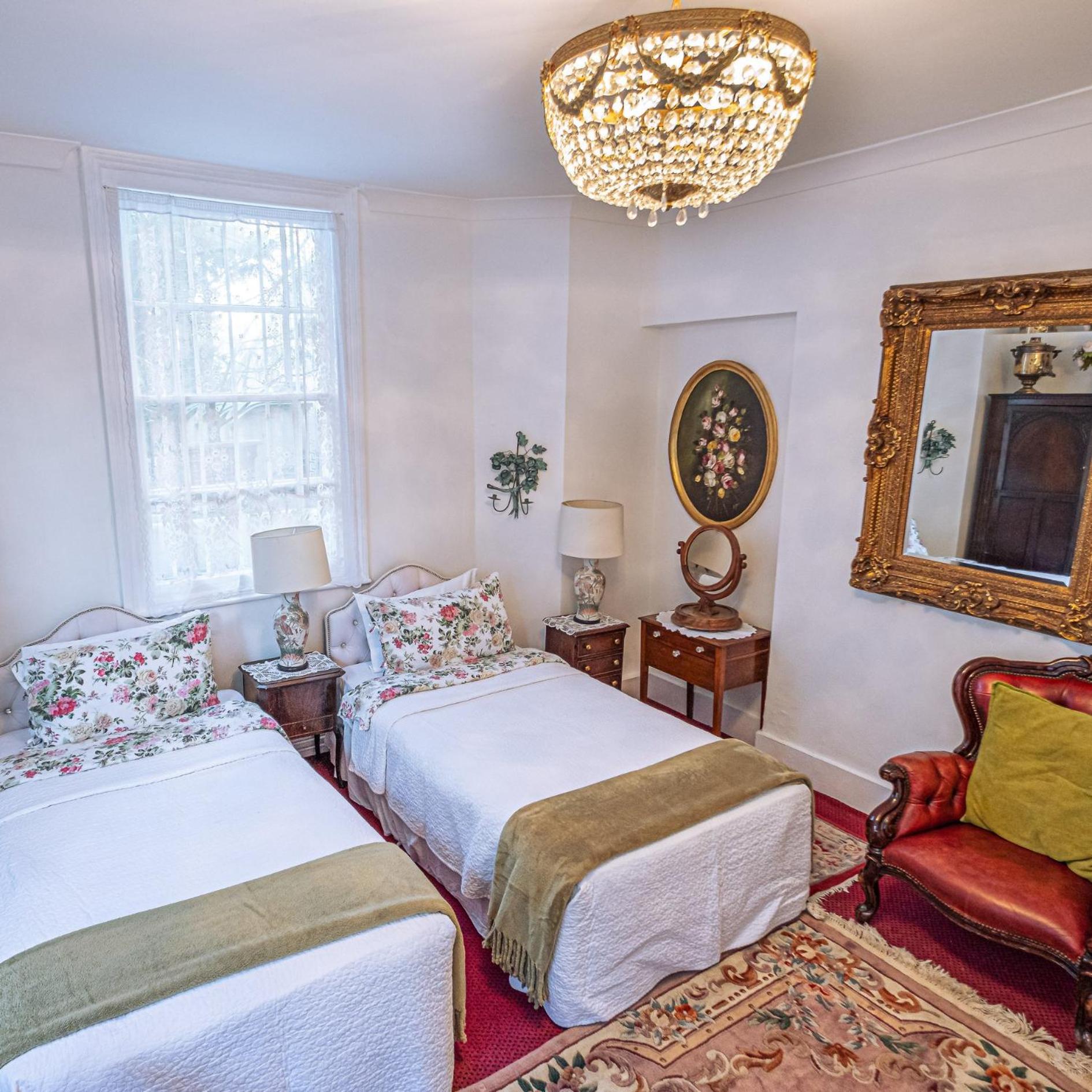 Dawson Place, Juliette's Bed and Breakfast