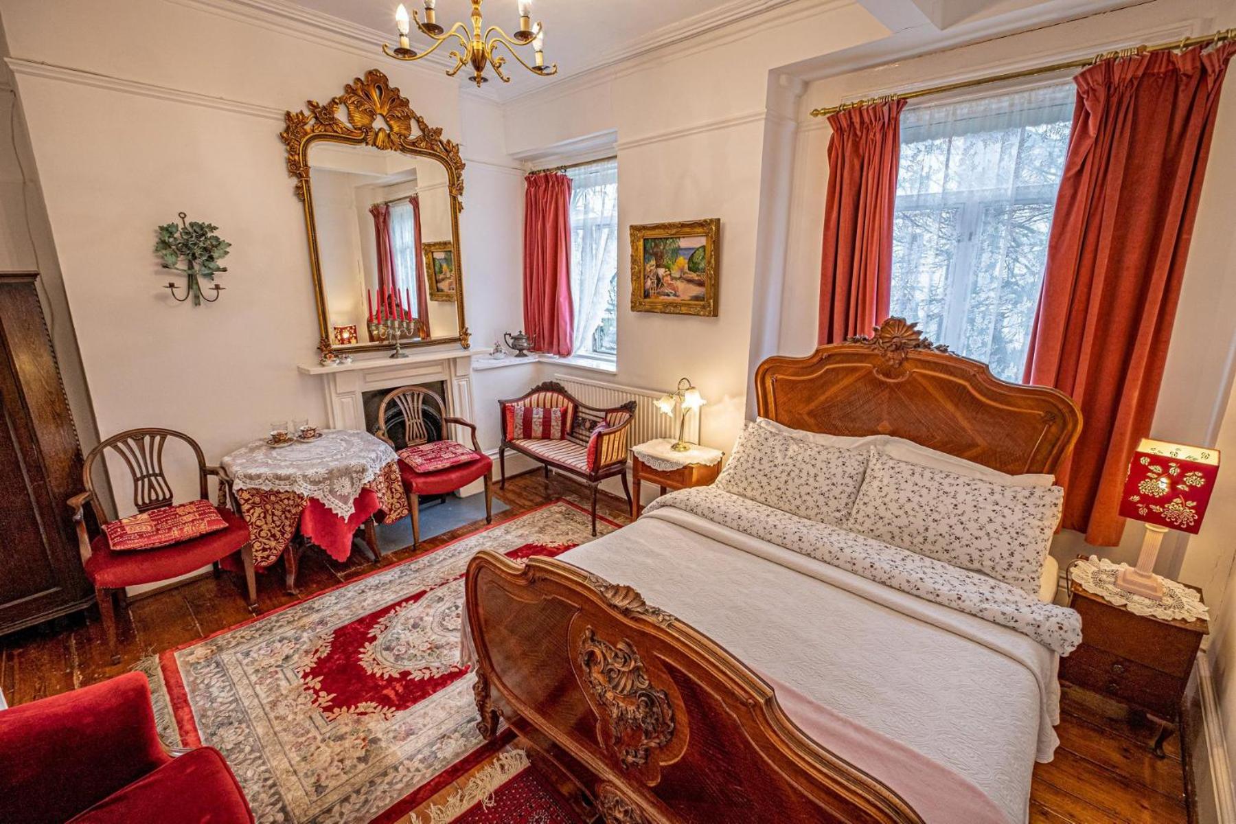 Dawson Place, Juliette's Bed and Breakfast
