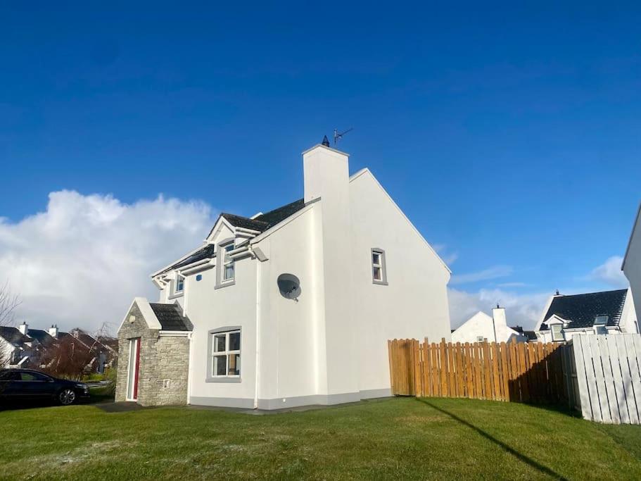 Téach Cara - 5 Bedroom - Culdaff