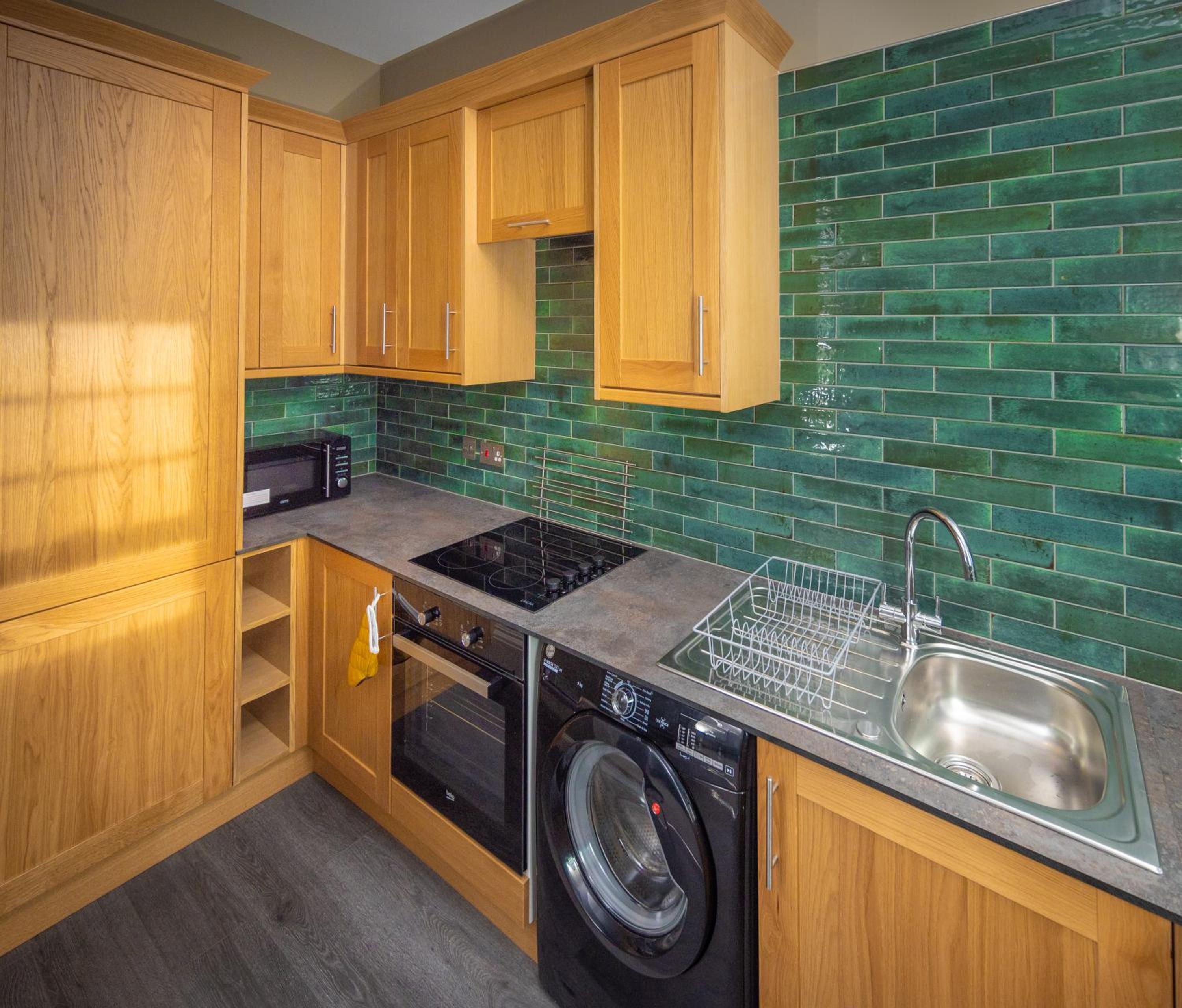 Spacious 1st Floor Apartment view 5