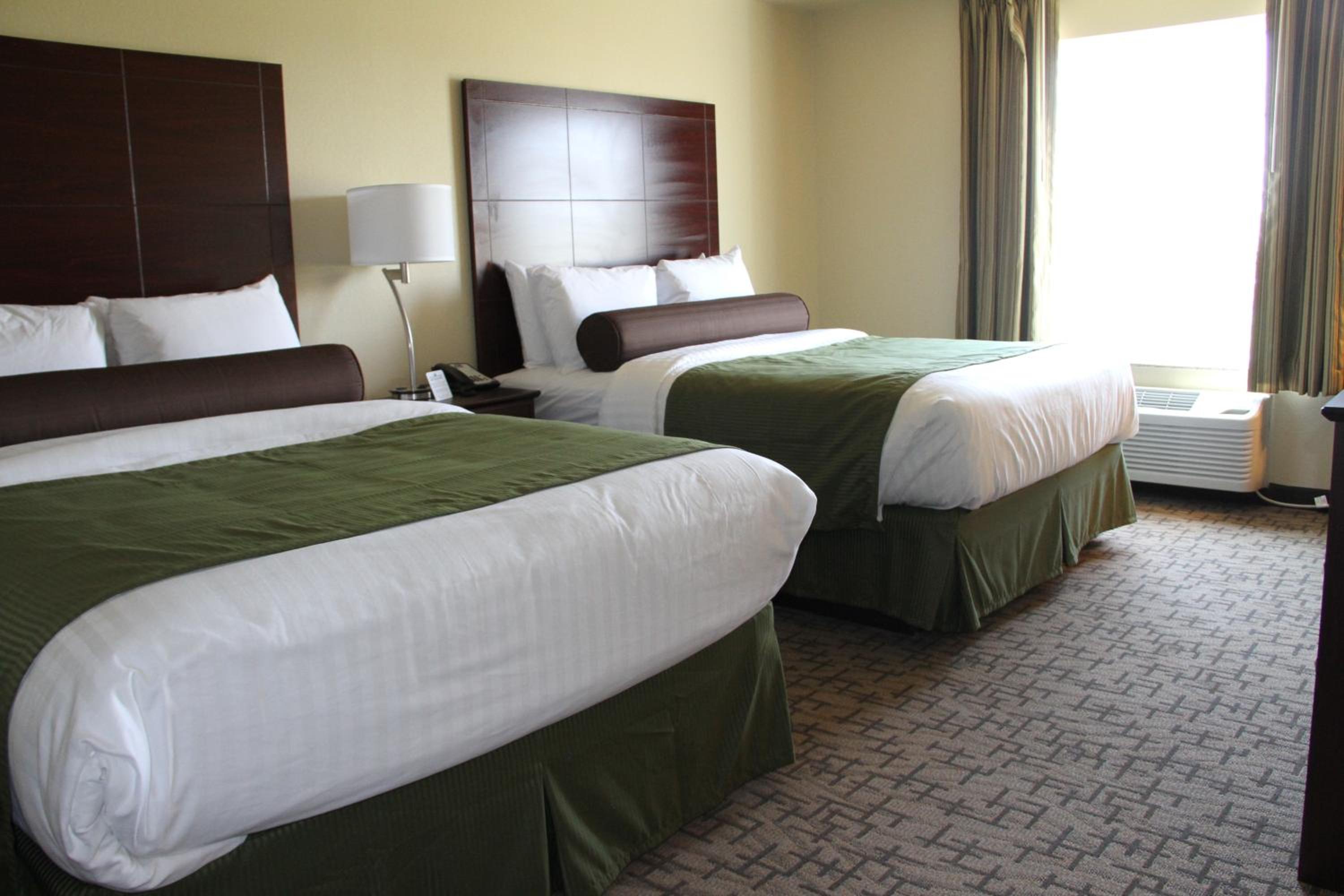 Cobblestone Hotel & Suites - Devils Lake