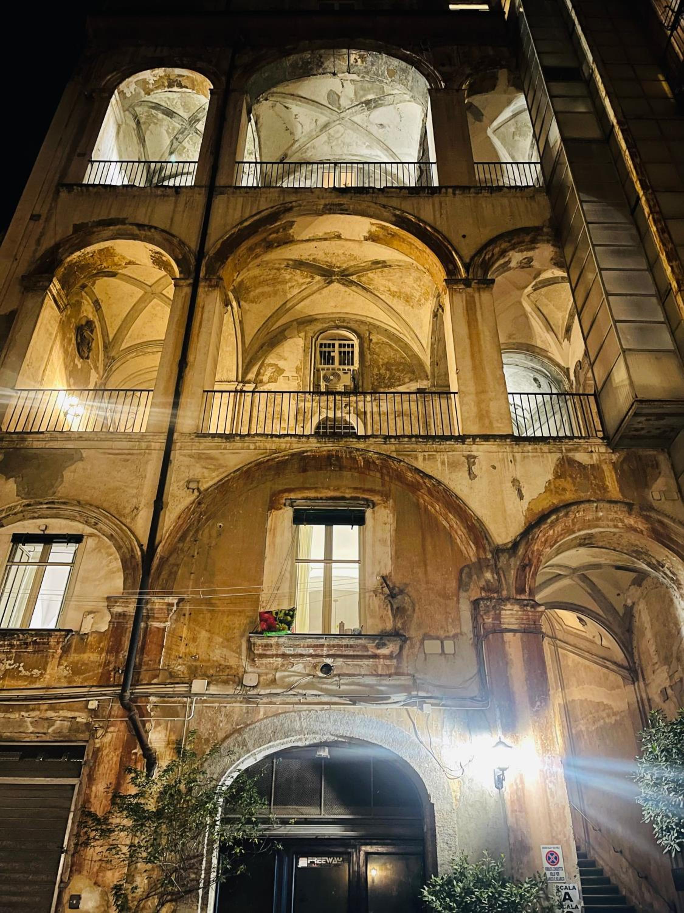 HOLIDAY HOME TARSIA Vicino PIAZZA DANTE - TOLEDO