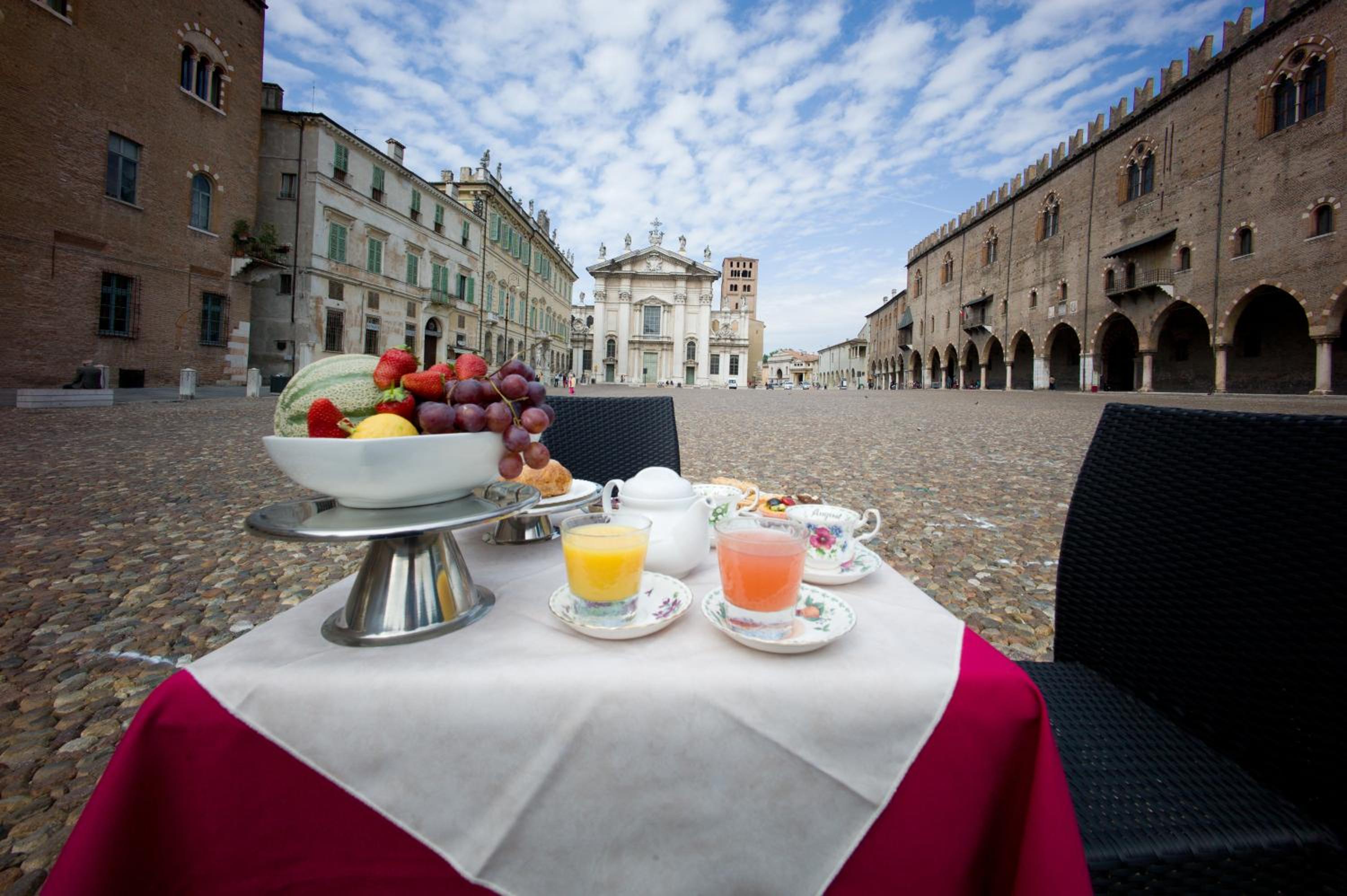 Palazzo Castiglioni luxury suite and rooms view 2