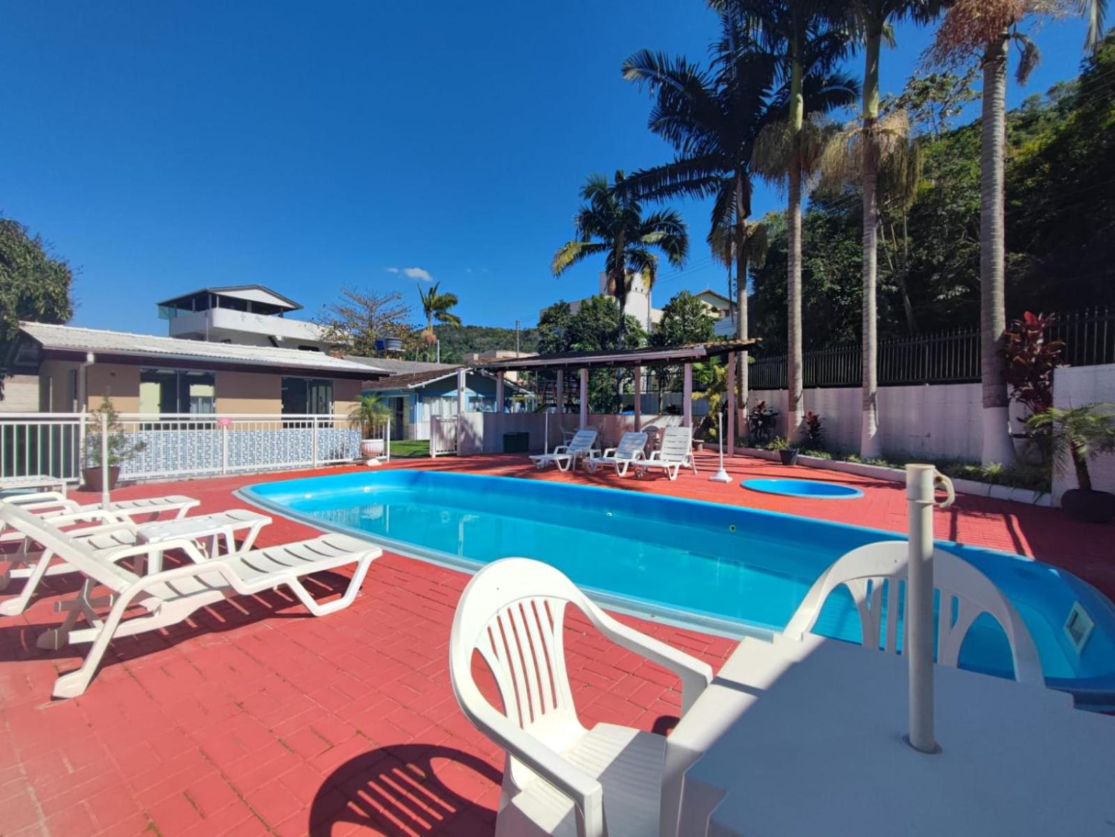 DK1 - CASA CoM 3 DORM COM PISCINA BRUNO KLEMTZ