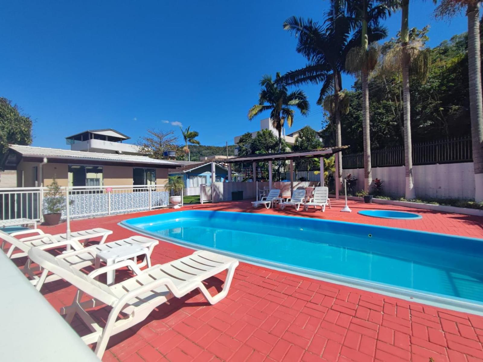 DK1 - CASA CoM 3 DORM COM PISCINA BRUNO KLEMTZ