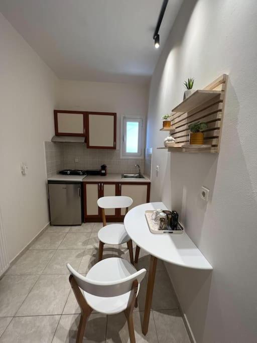 Alexandros Apartments