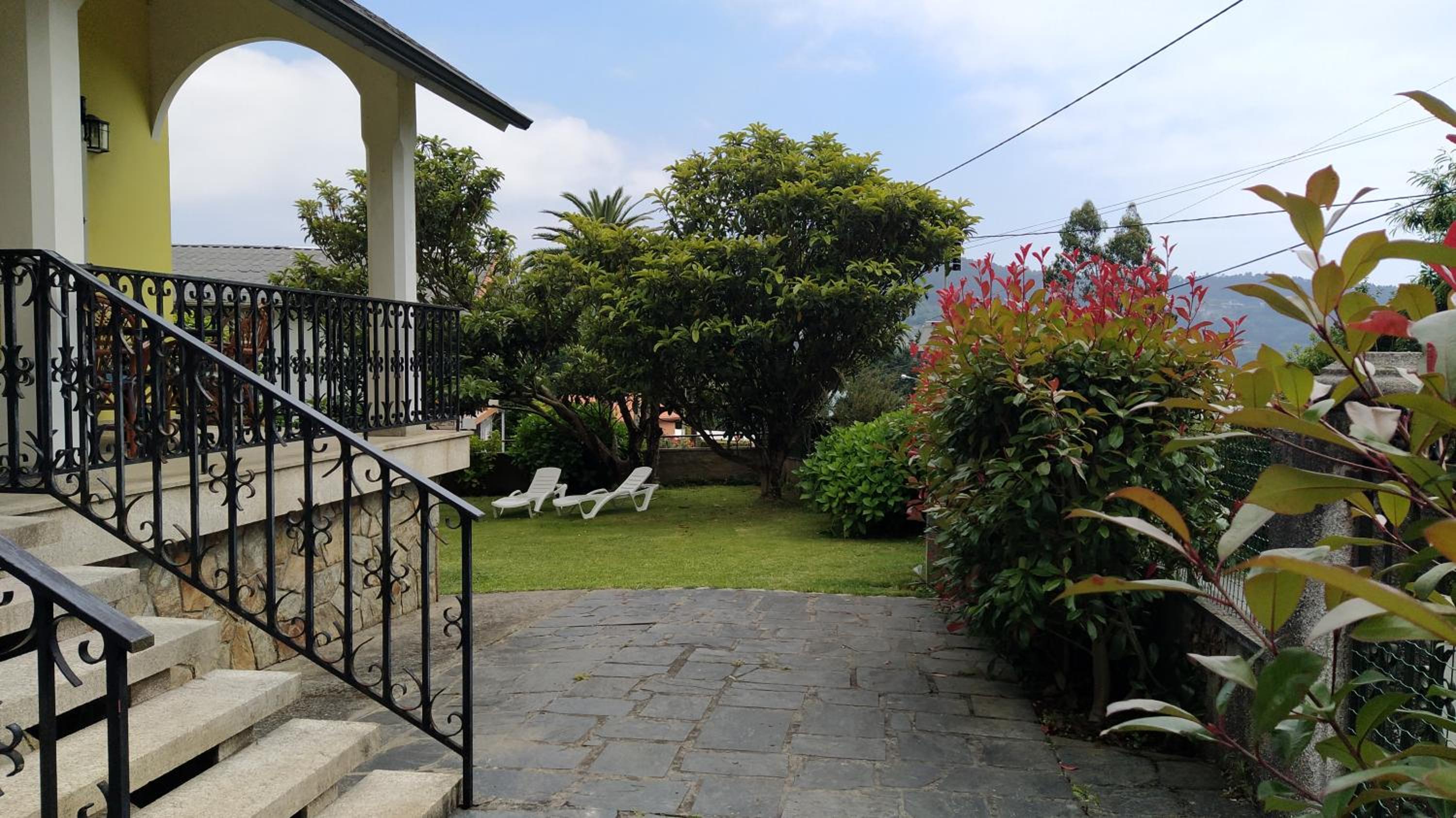 Casa con jardín en la playa de Almieiras view 5