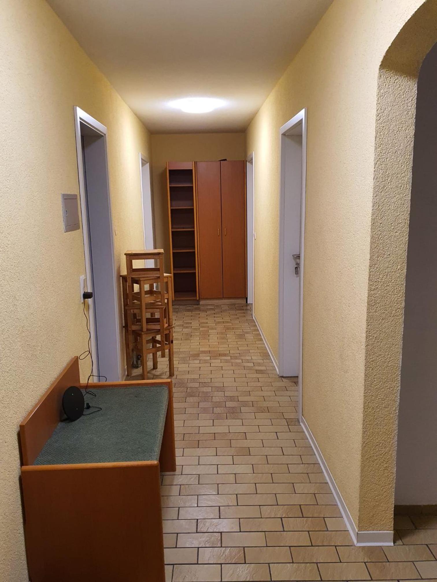 Monteurzimmermit Gemeinschafst Bad-Küche- AM RHEIN