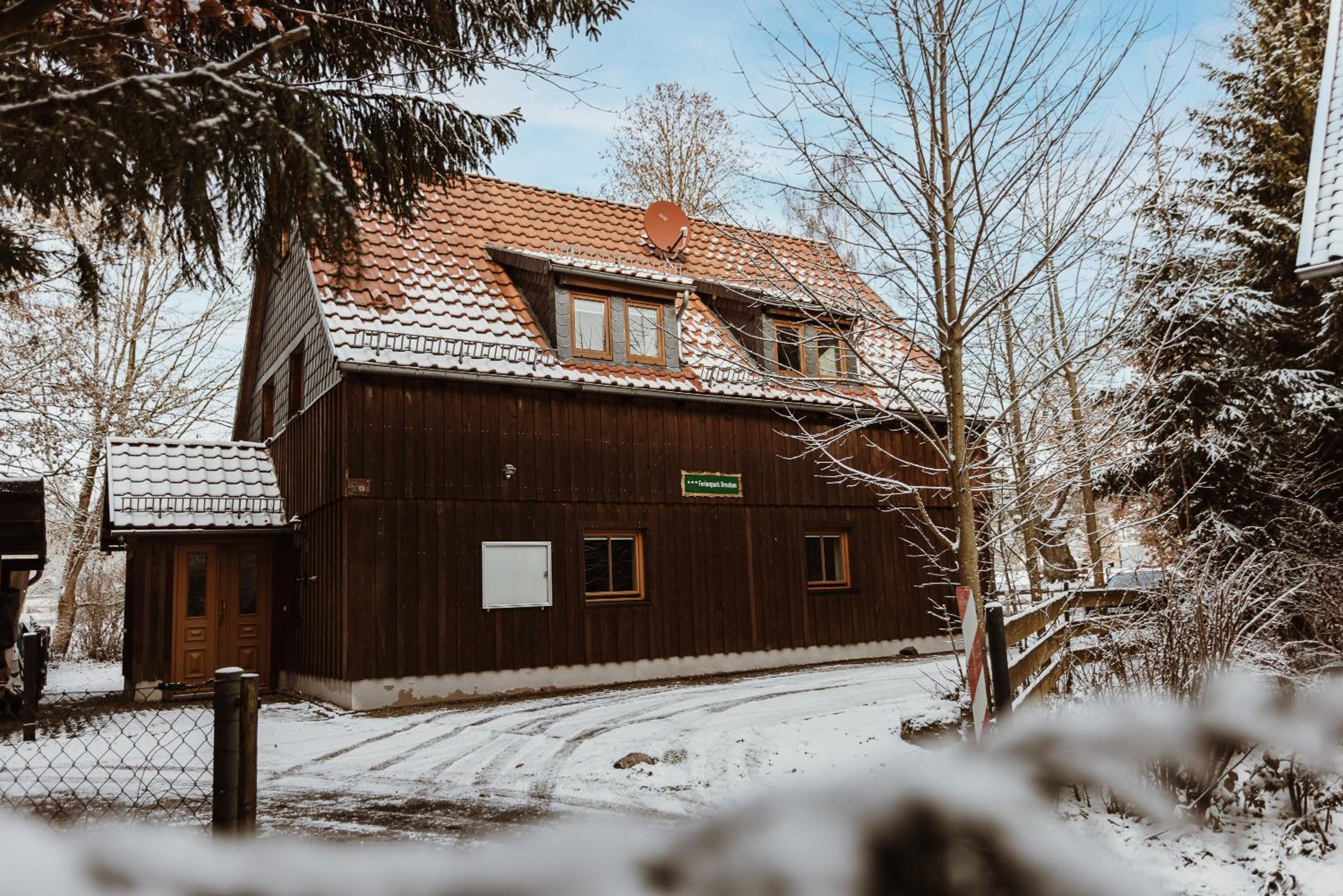 Harzchalet an der Brockenbahn 2A 2B
