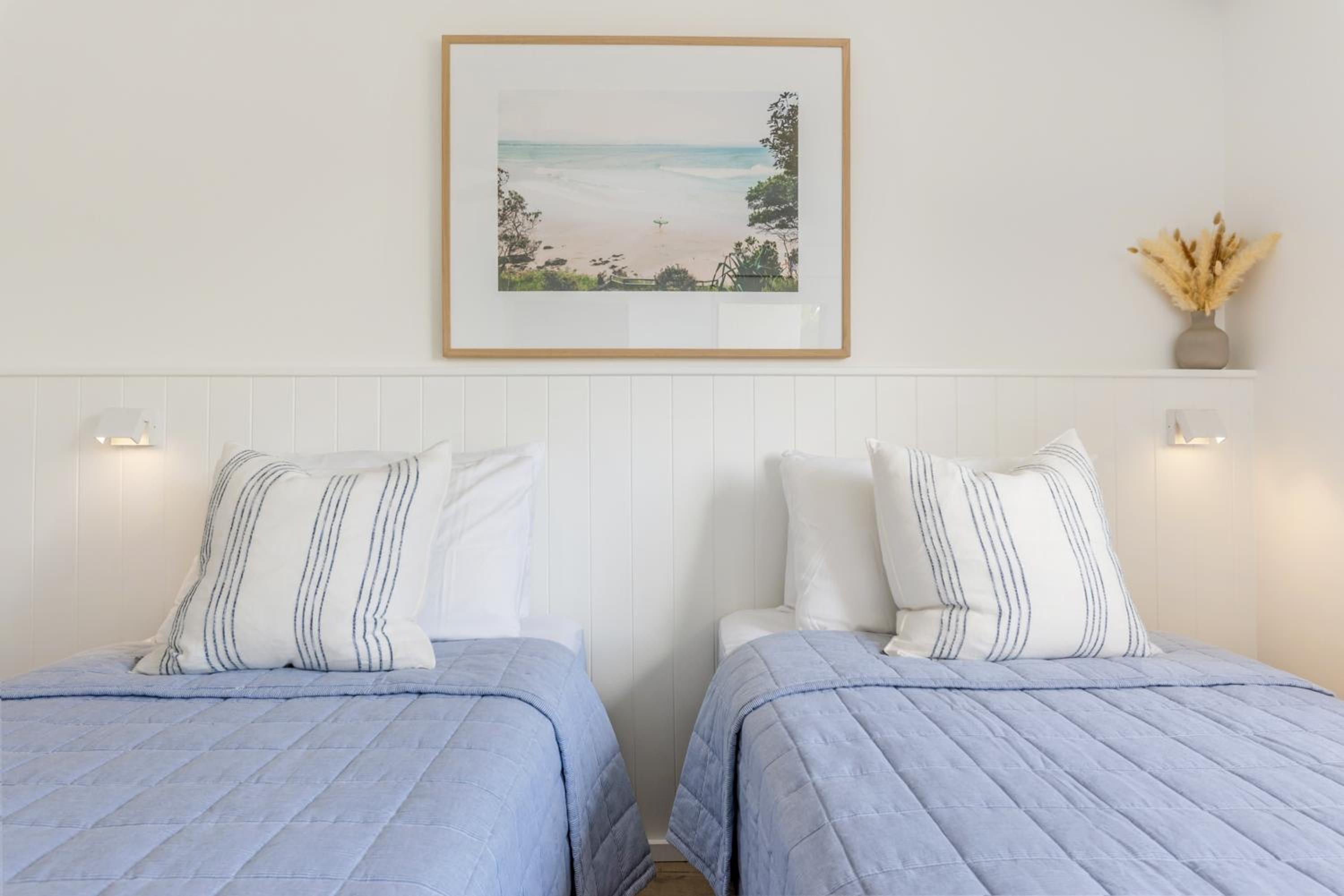 St Tropez 7, Stylish Apartment on the Noosa Waterfront, River Views