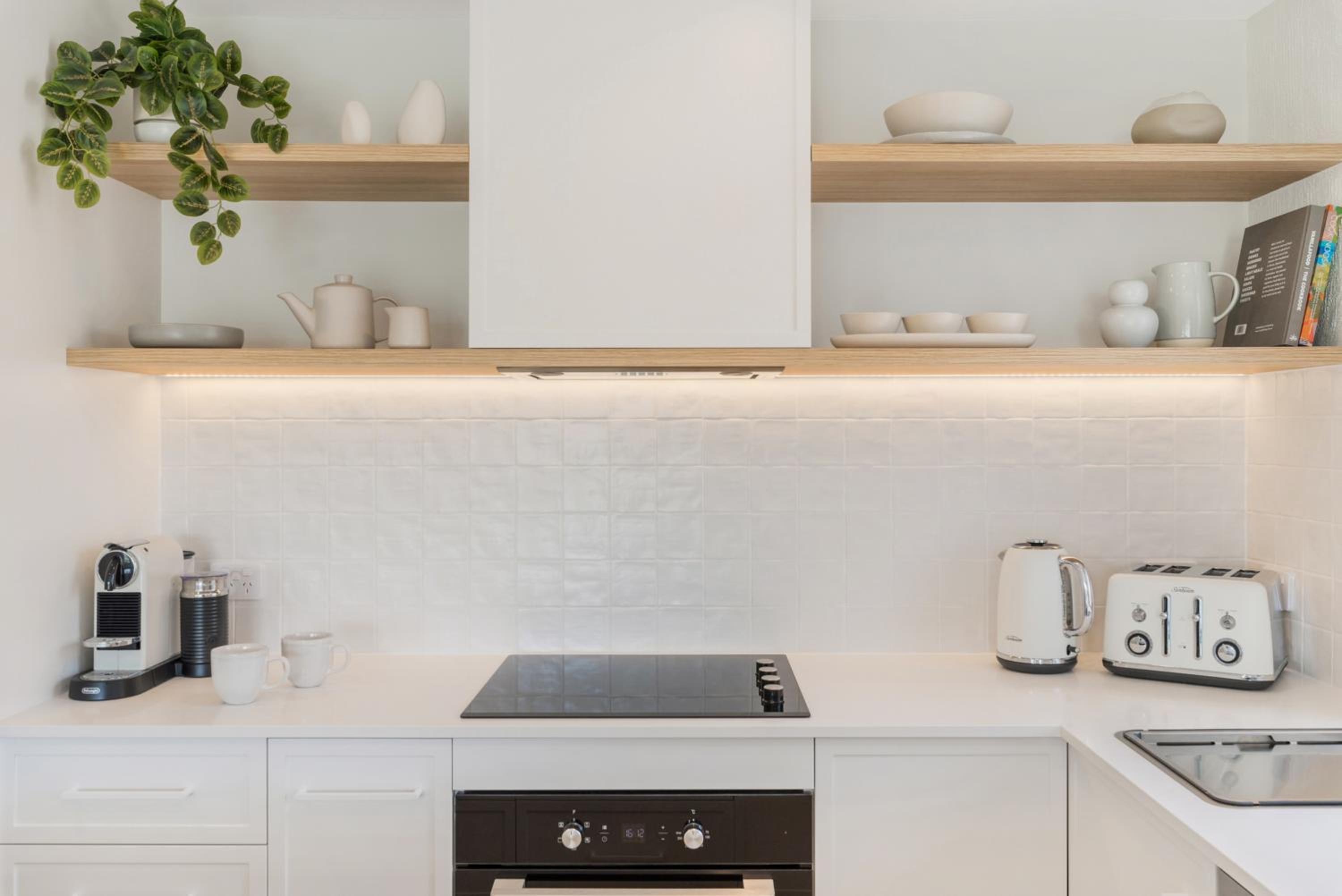 St Tropez 7, Stylish Apartment on the Noosa Waterfront, River Views